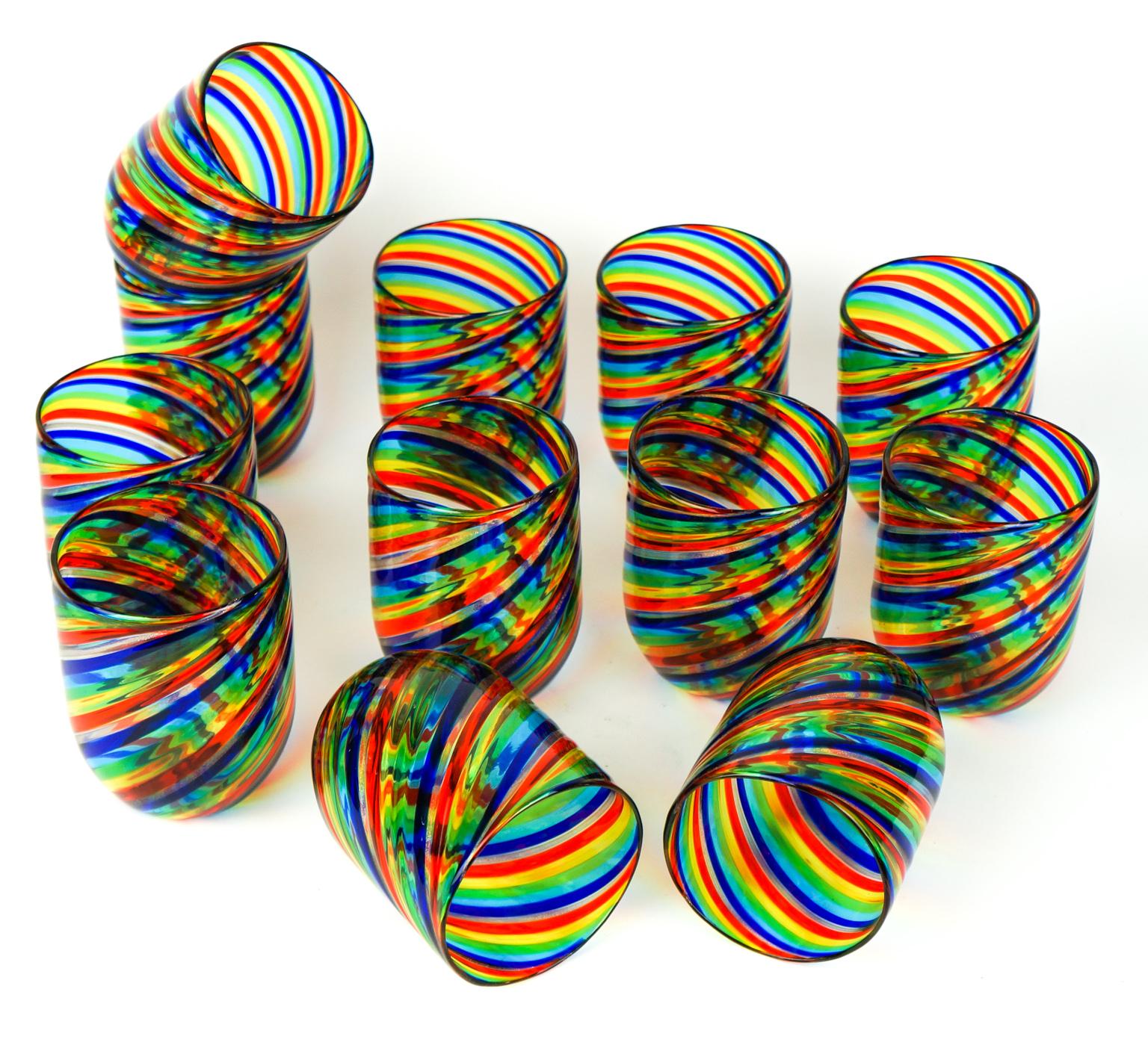 Ensemble de 12 gobelets colorés de Murano « Goti De Fornasa » du milieu du siècle dernier en vente 12