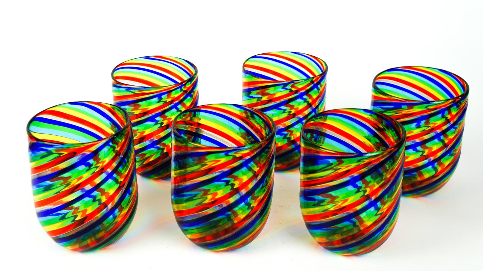 Ensemble de 12 gobelets colorés de Murano « Goti De Fornasa » du milieu du siècle dernier en vente 1