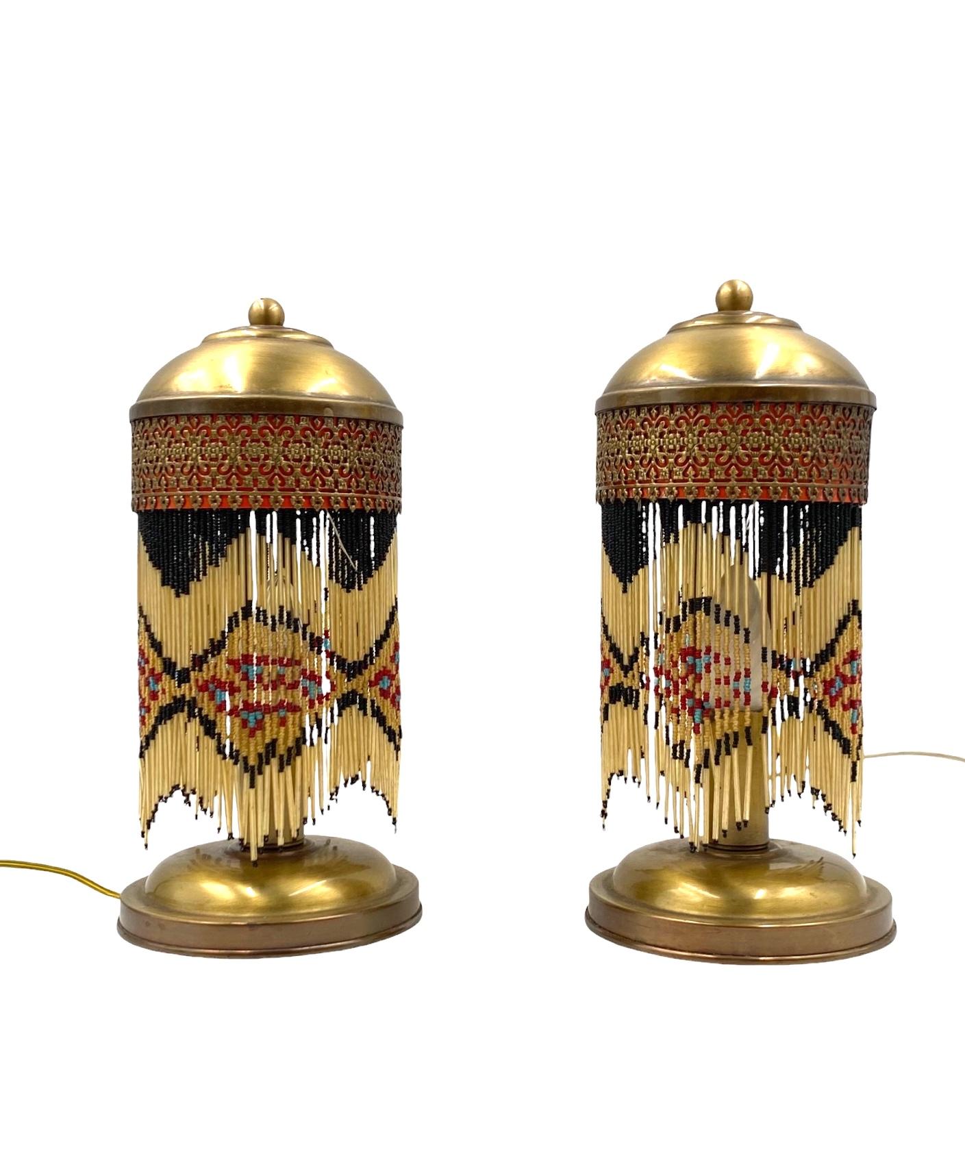 Juego de 2 lámparas de mesa de latón de mediados de siglo, Italia años 40 Art Decó en venta