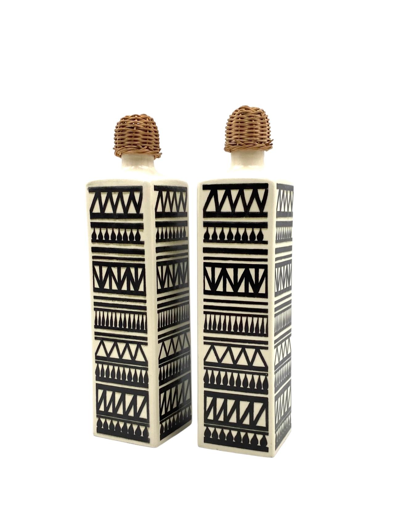Ensemble de 2 bouteilles en céramique du milieu du siècle, Staffel Limburg Allemagne, années 1960 en vente 5