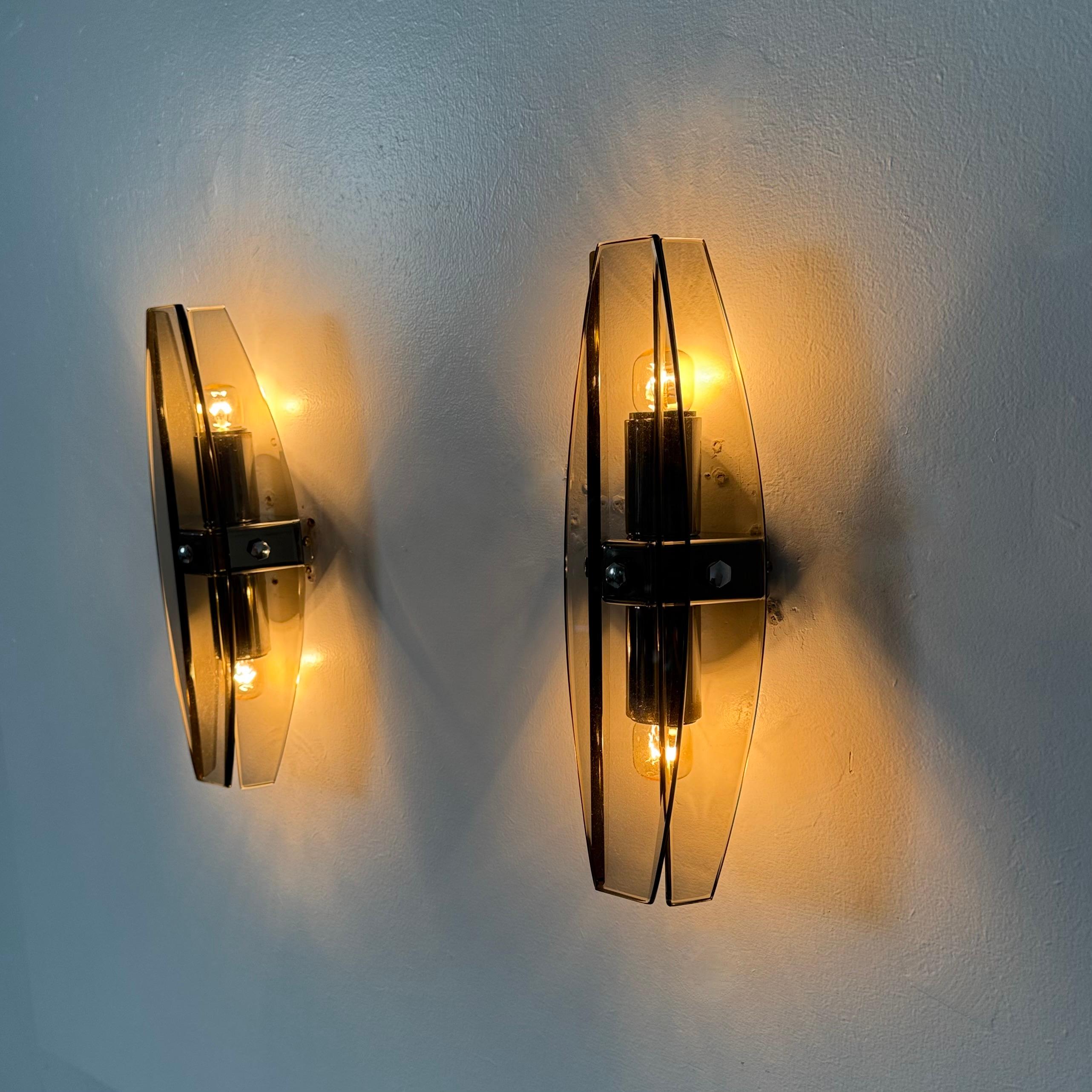 Métal Ensemble de 2 lampes murales en verre Veca , années 1970 en vente