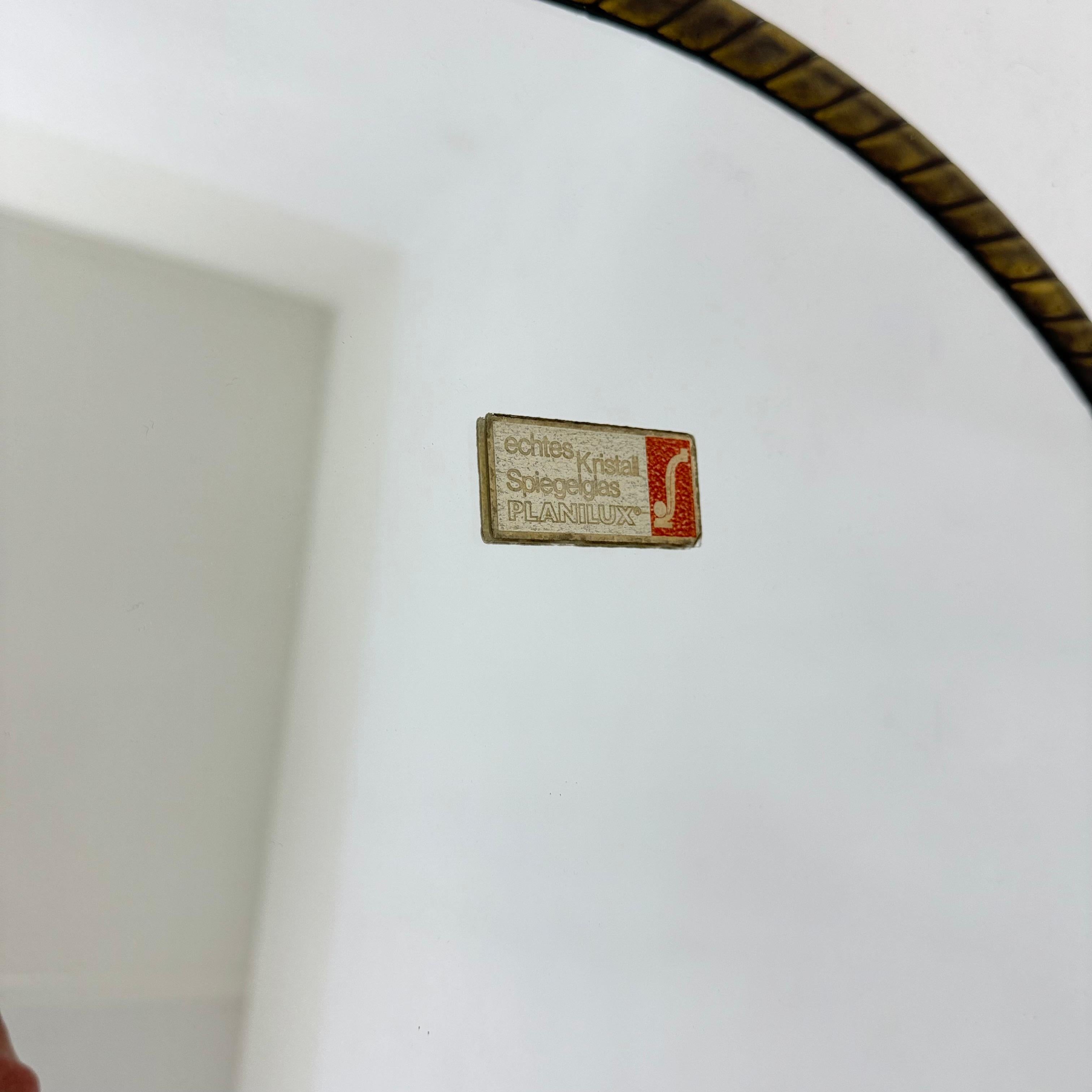Mediados de siglo Juego de 2 espejos redondos de latón planilux , años 70 alemania en venta 7