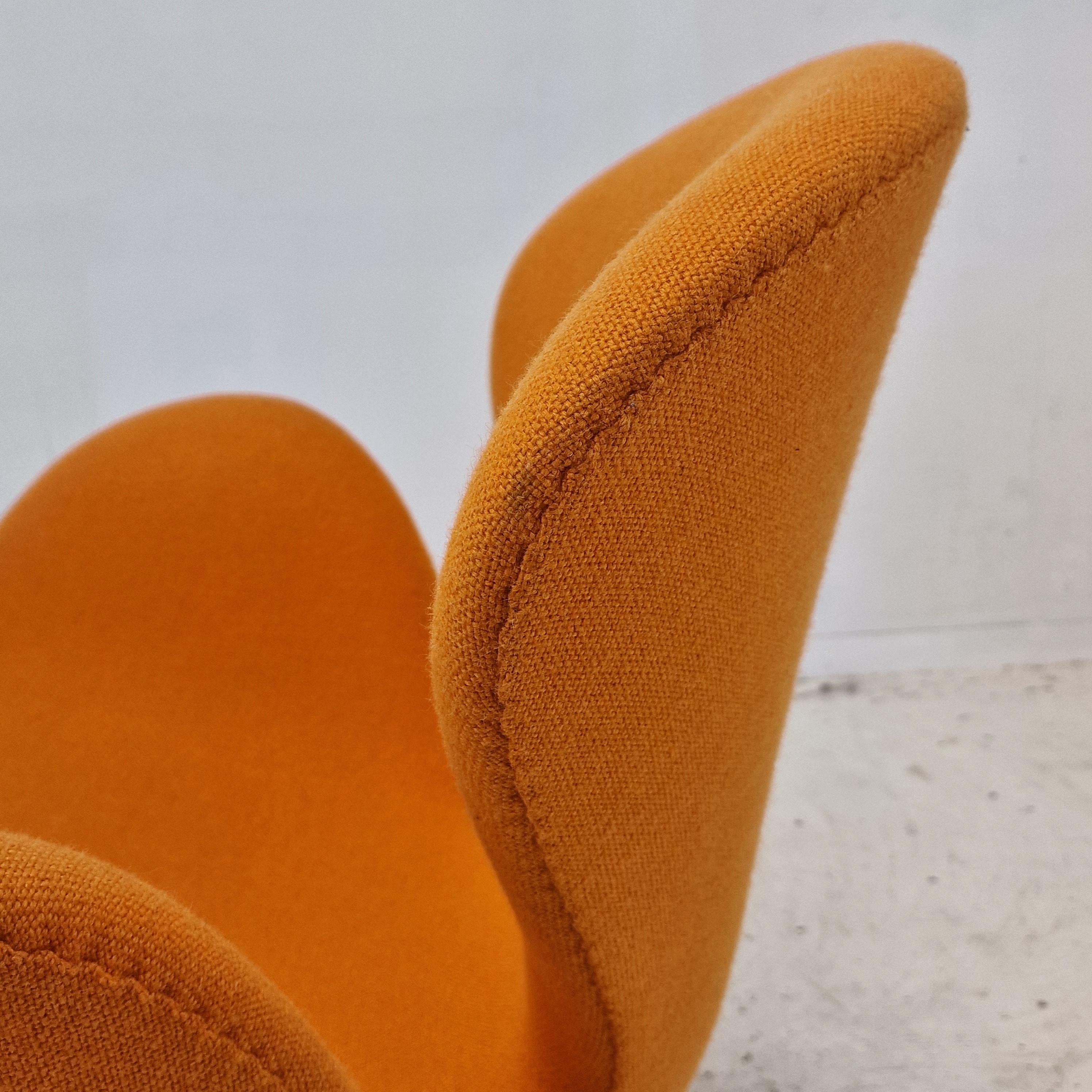 Ensemble de 2 chaises Swan du milieu du siècle par Arne Jacobsen et Fritz Hansen en vente 3