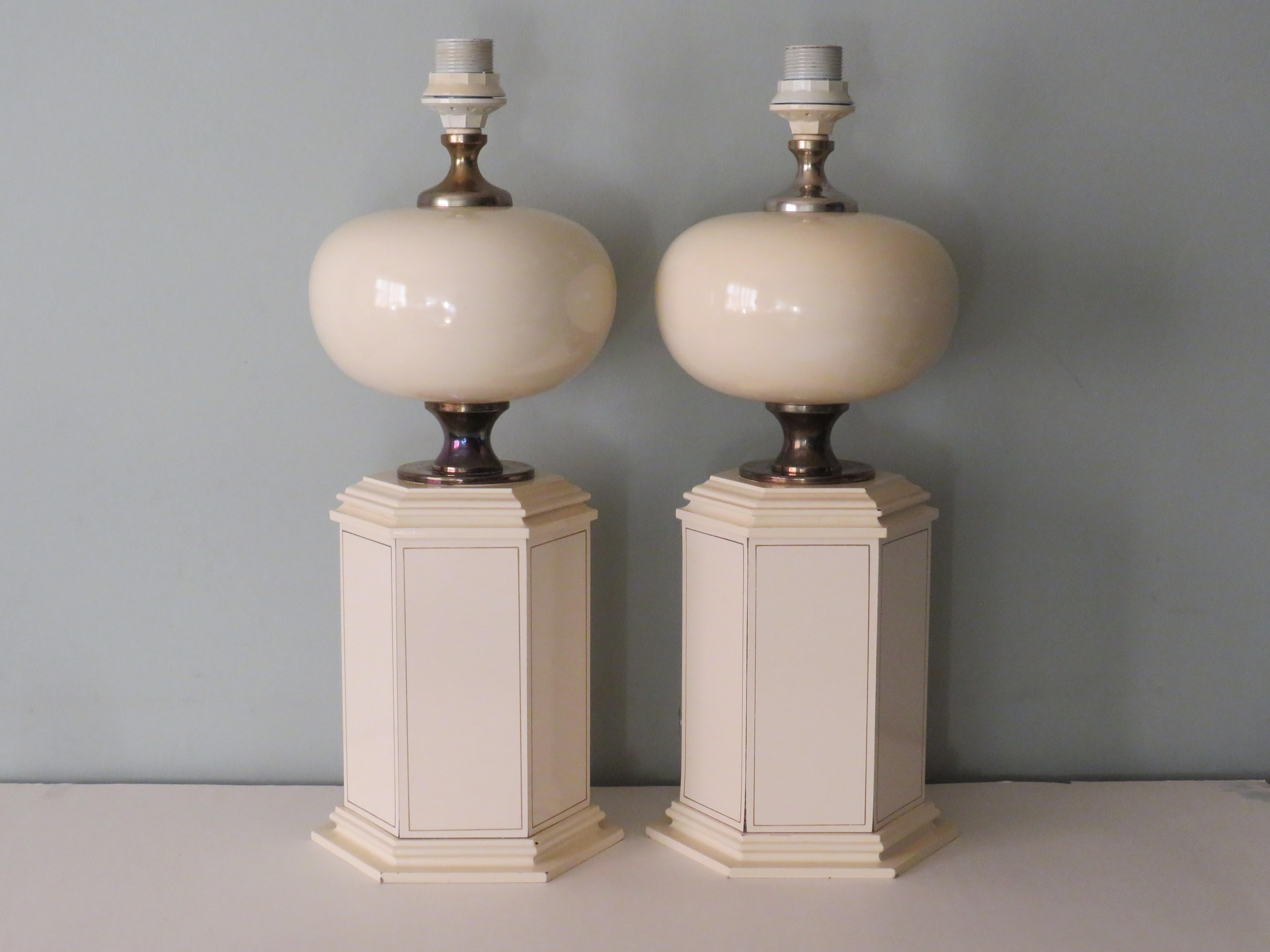 Set aus 2 Mid-Century-Tischlampen von Maison Le Dauphin, Frankreich 1960-1970 (Französisch) im Angebot