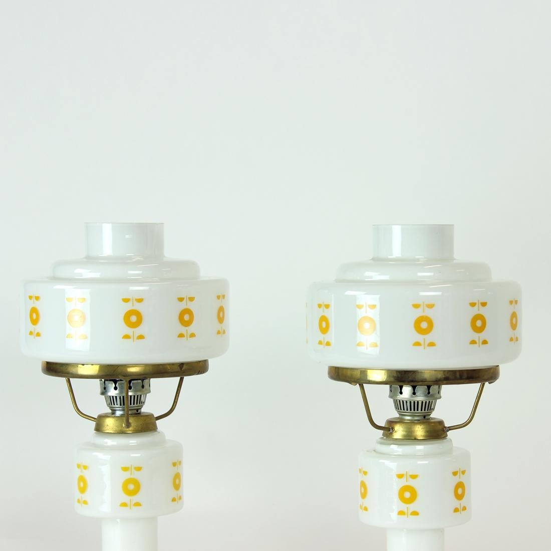 Mid-Century Modern Mid-Century Set of 2 Table Lamps in Opaline Glass, Czechoslovakia For Sale
