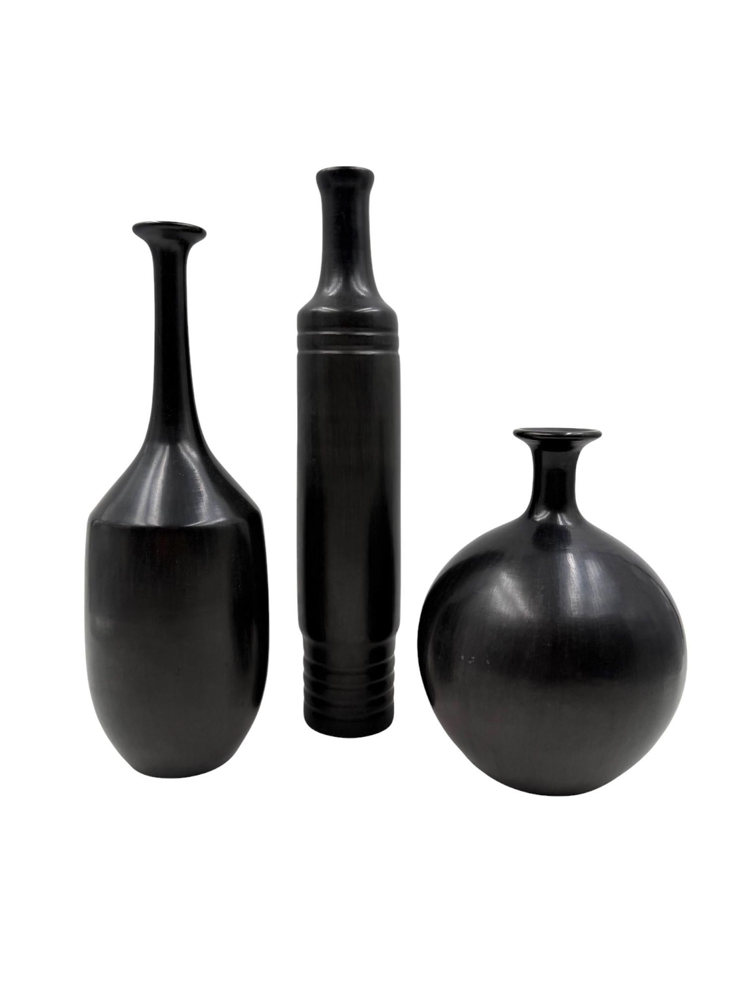 Ensemble de 3 vases en céramique bucchero noire du milieu du siècle, Sebastiani Gubbio Italie années 1960 en vente 3