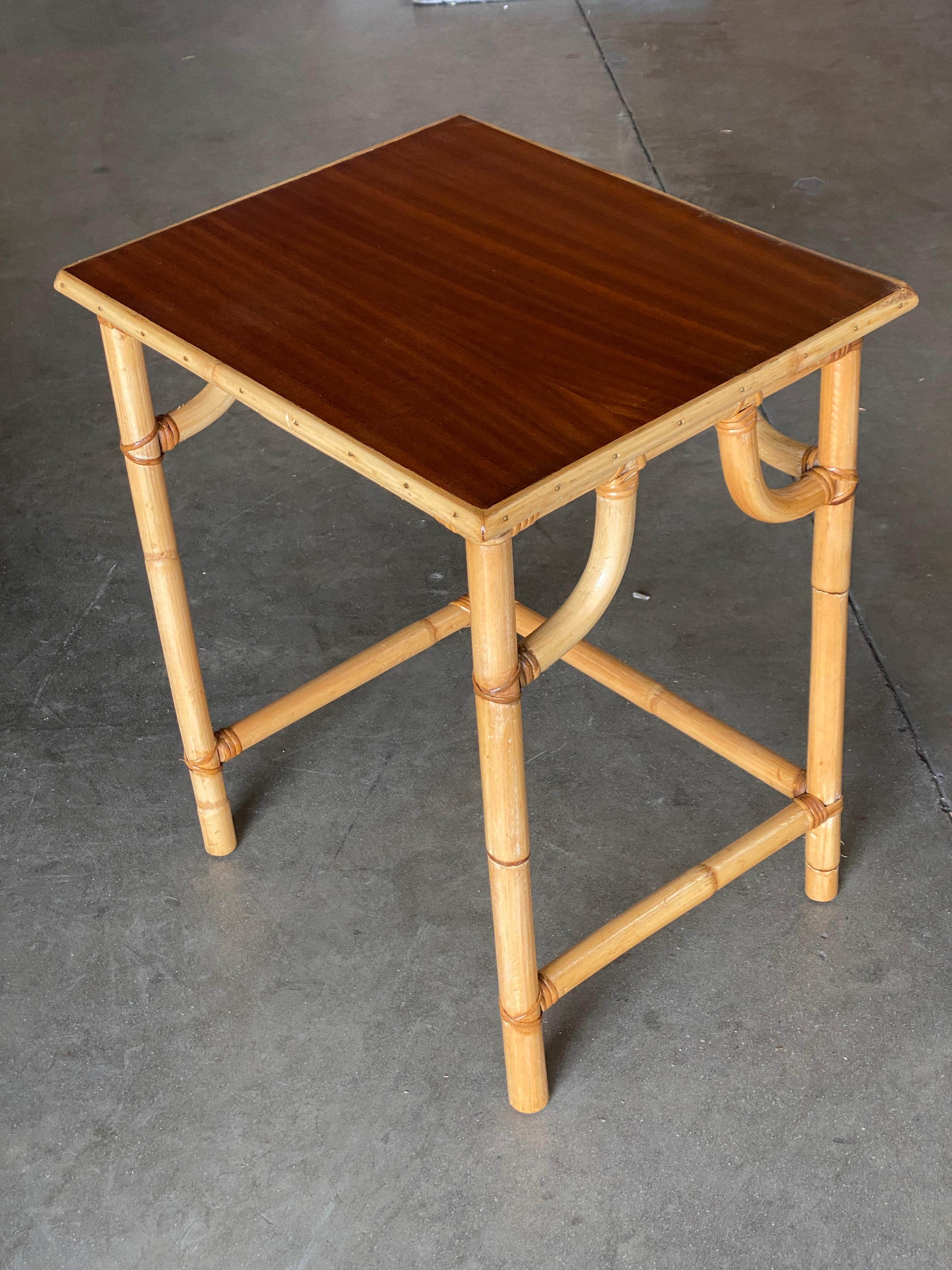 Restored Mid-Century Set of 3 Rattan Nesting Side Tables with Mahogany Top For Sale 2