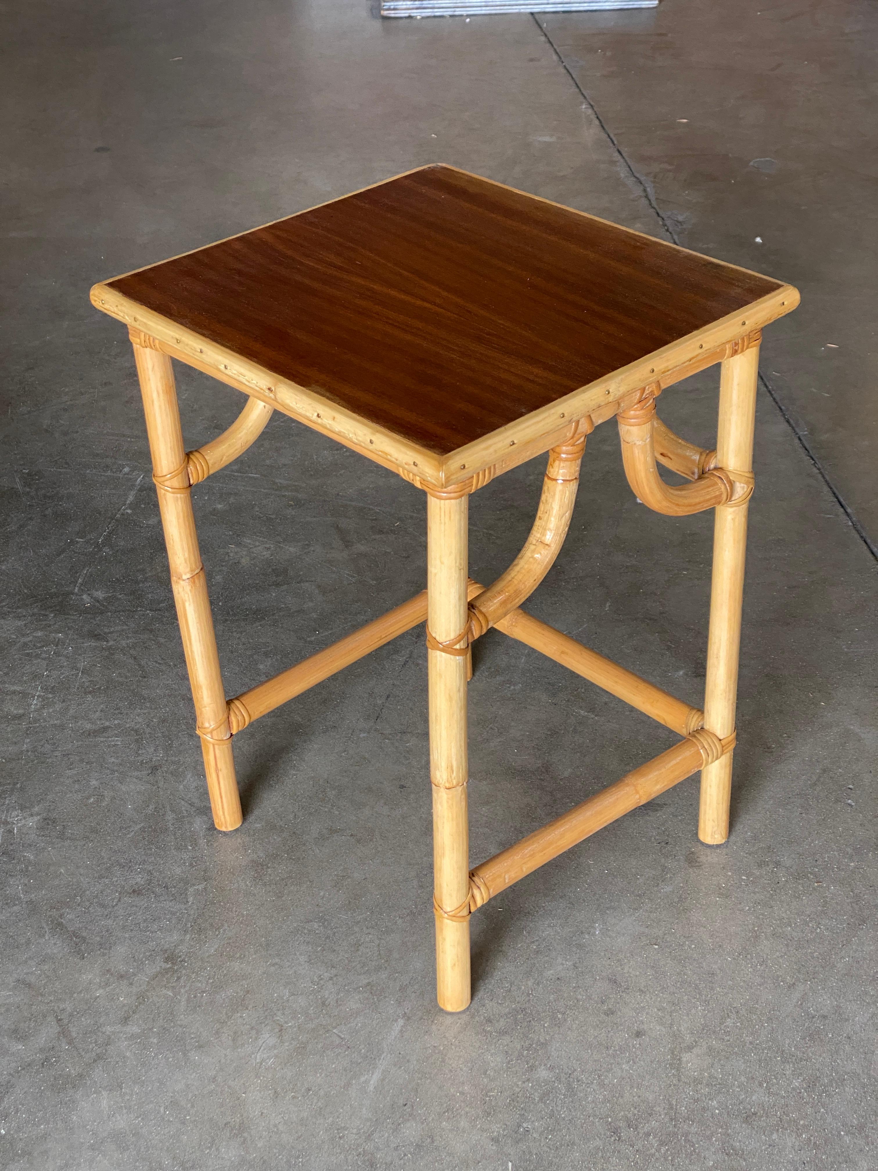 Restored Mid-Century Set of 3 Rattan Nesting Side Tables with Mahogany Top For Sale 3