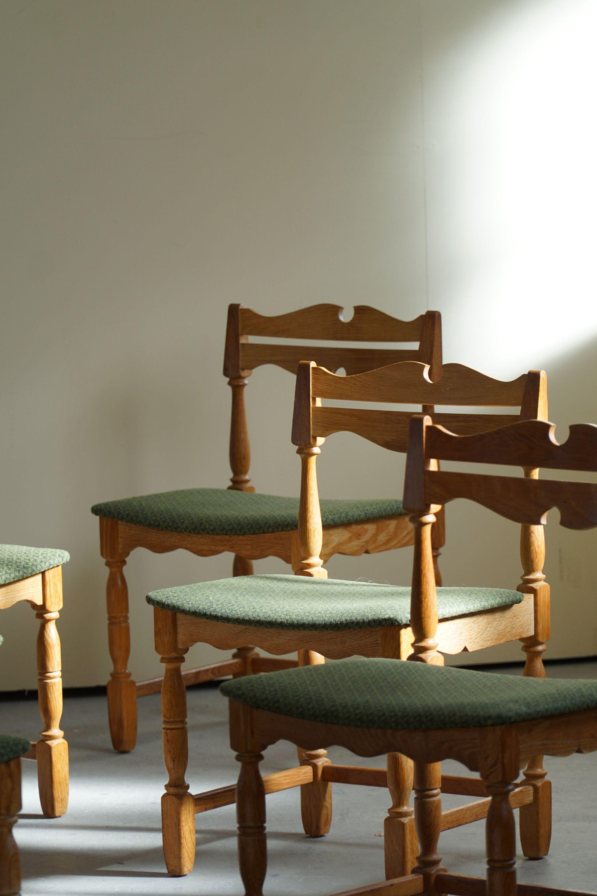 20th Century Mid-Century, Set of 6 Dining Chairs in Solid Oak by a Danish Cabinetmaker, 1950s