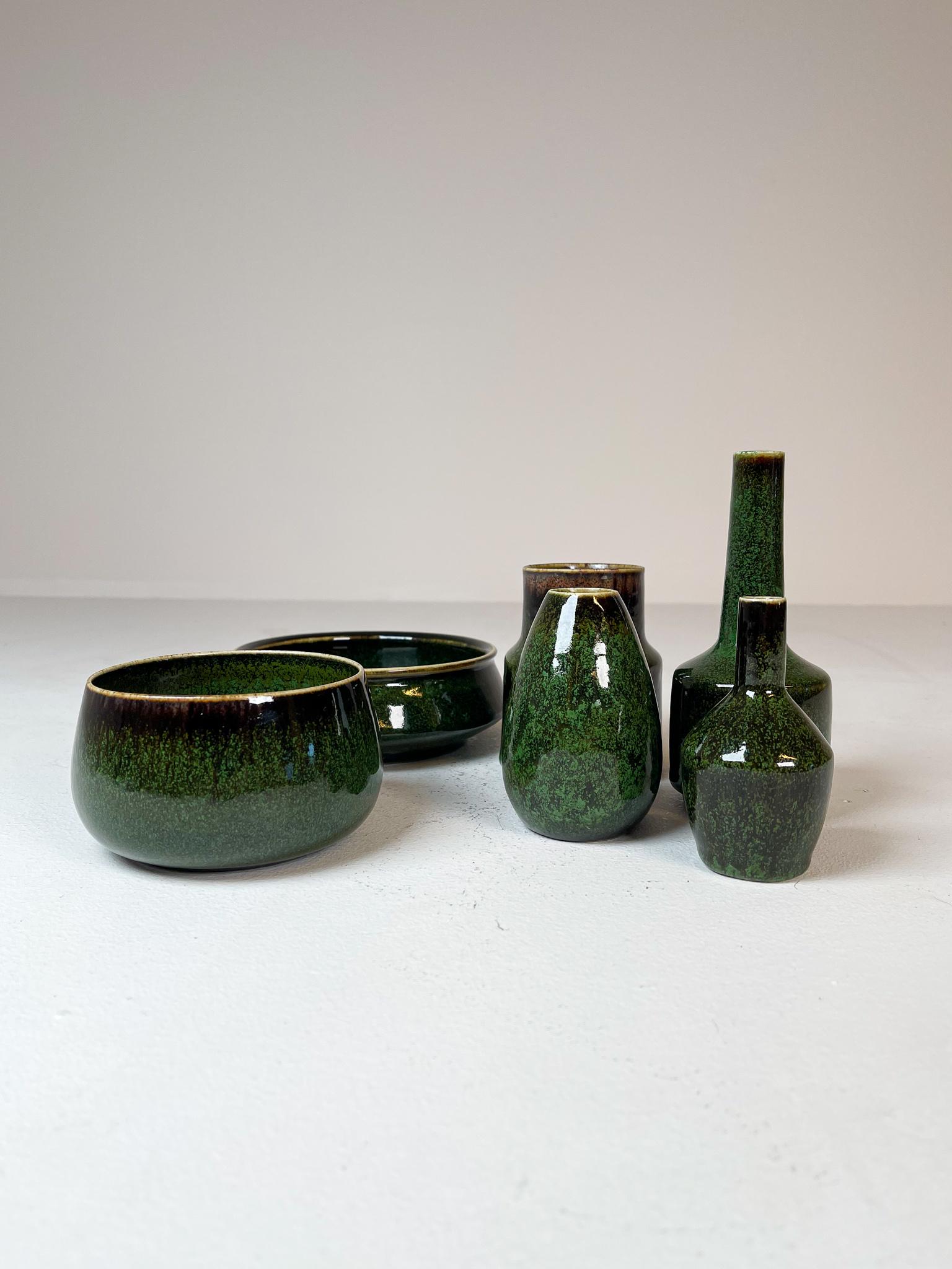 Mid-Century Set of 6 Green Ceramic Vasels Rörstrand Carl-Harry Stålhane, Sweden In Good Condition In Hillringsberg, SE