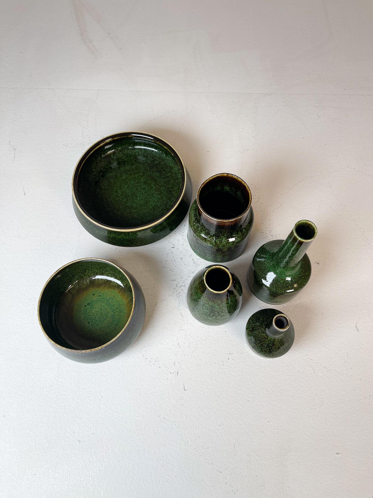 Mid-Century Set of 6 Green Ceramic Vasels Rörstrand Carl-Harry Stålhane, Sweden 1