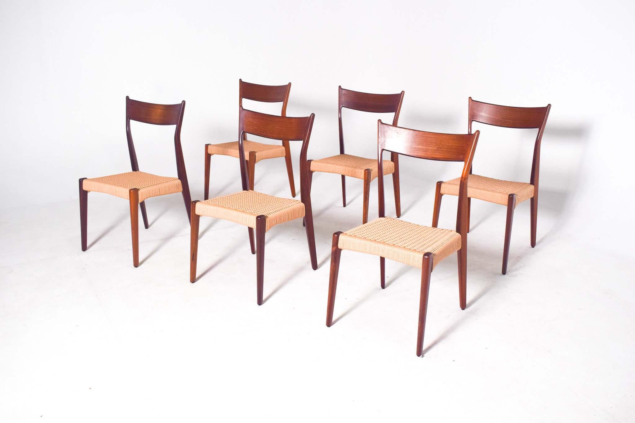 Danish Mid Century Set of 6 Rosewood H. P. Hansen Dining Chairs for Randers For Sale
