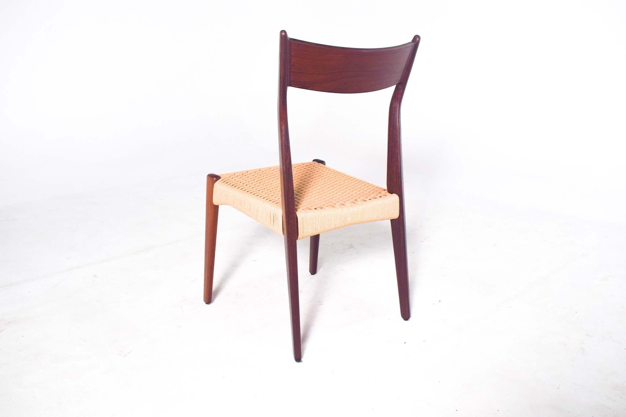 Mid Century Set of 6 Rosewood H. P. Hansen Dining Chairs for Randers For Sale 3