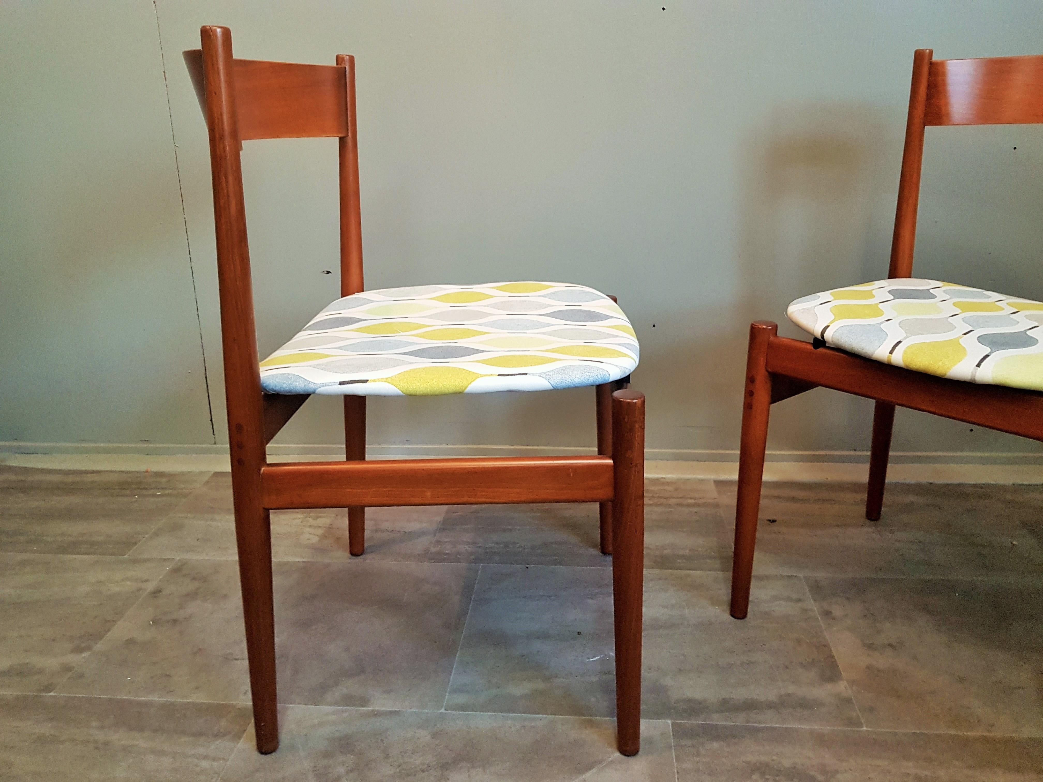 Teck Ensemble de 7 chaises de salle à manger du milieu du siècle Mod 101 de Frattini  pour Cassina, Italie, 1960 en vente