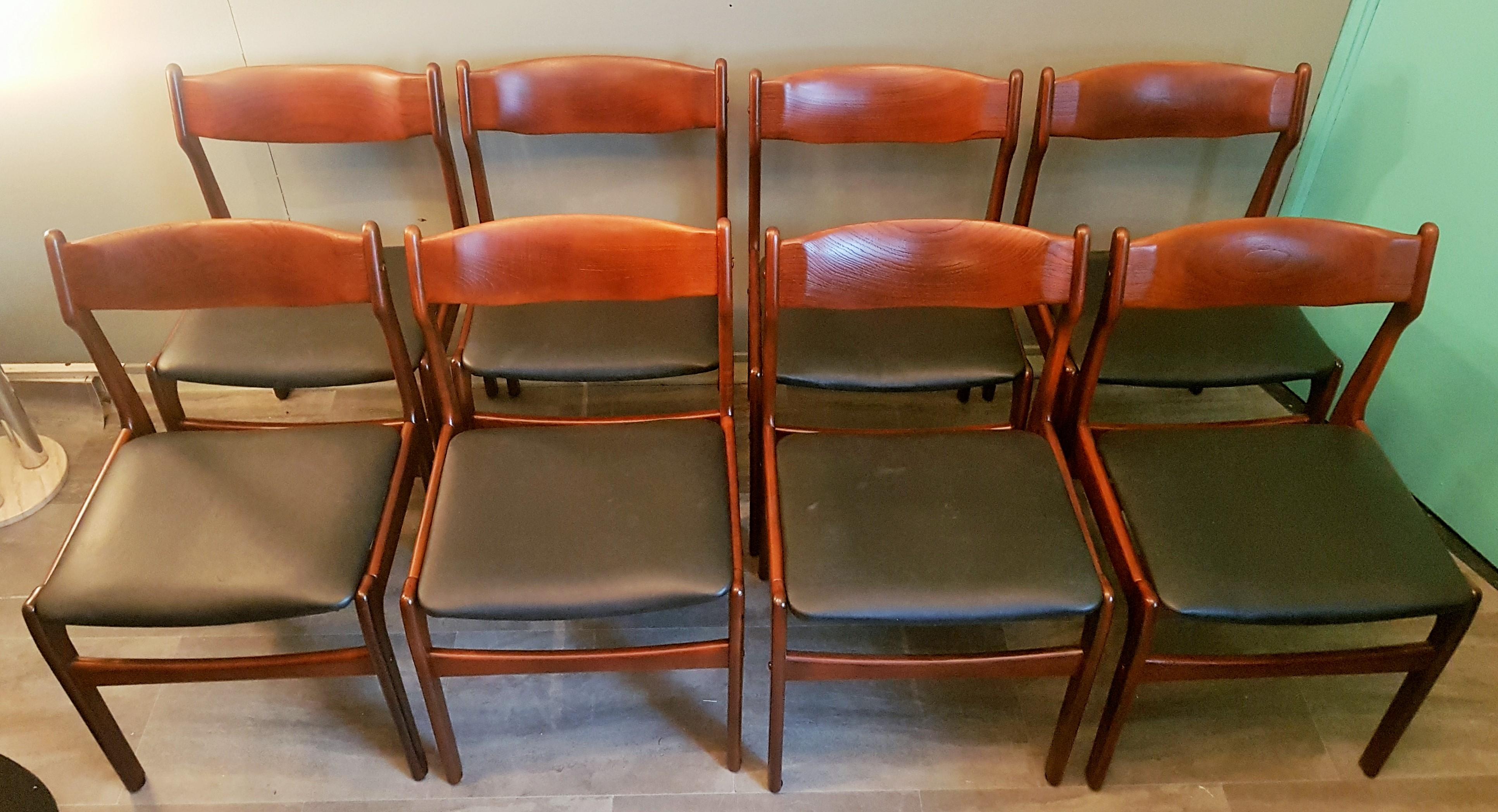 Midcentury set of 8 Erik Buch dining chairs in teak from Erik Buch, 1960s
fully restored. Upholstery genuine black leather. New lacquer finish.
