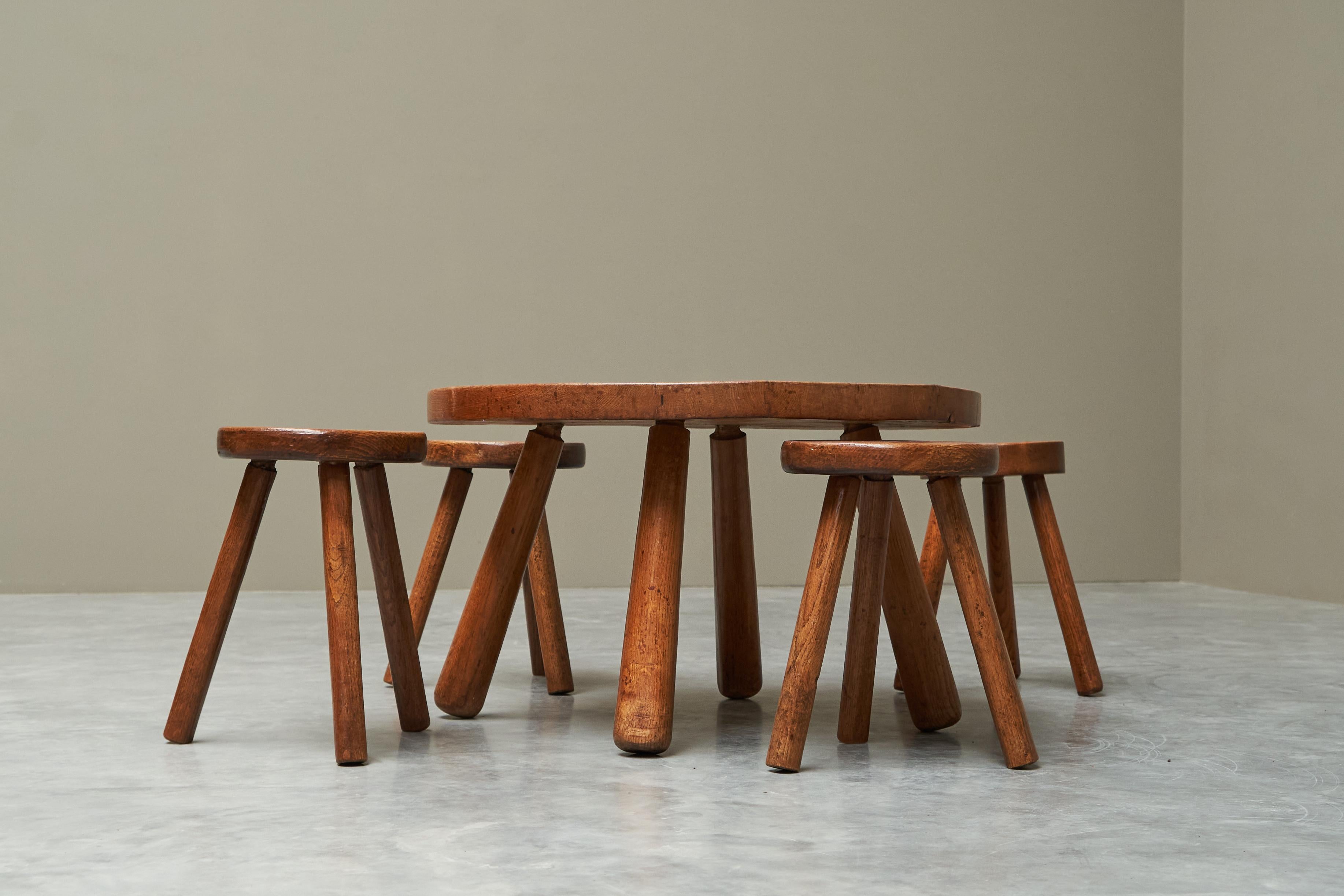 European Mid Century Set of Coffee Table and Stools in Solid Oak 1950s For Sale