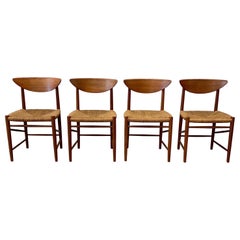 Set aus Esszimmerstühlen aus der Mitte des Jahrhunderts von Peter Hvidt und Orla Molgaard Nielsen