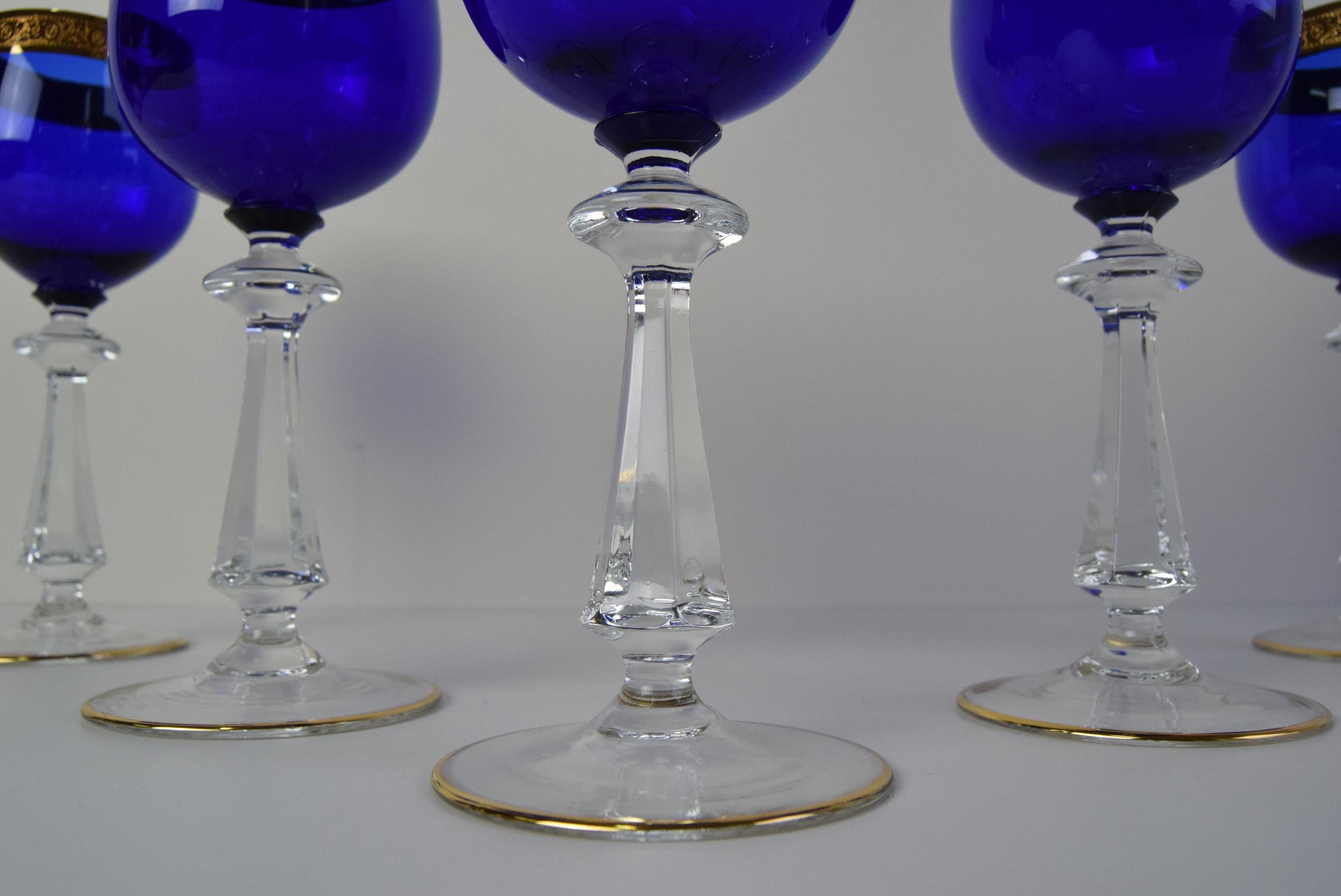 Juego de cinco copas de vino de mediados de siglo, años 50. Dorado en venta