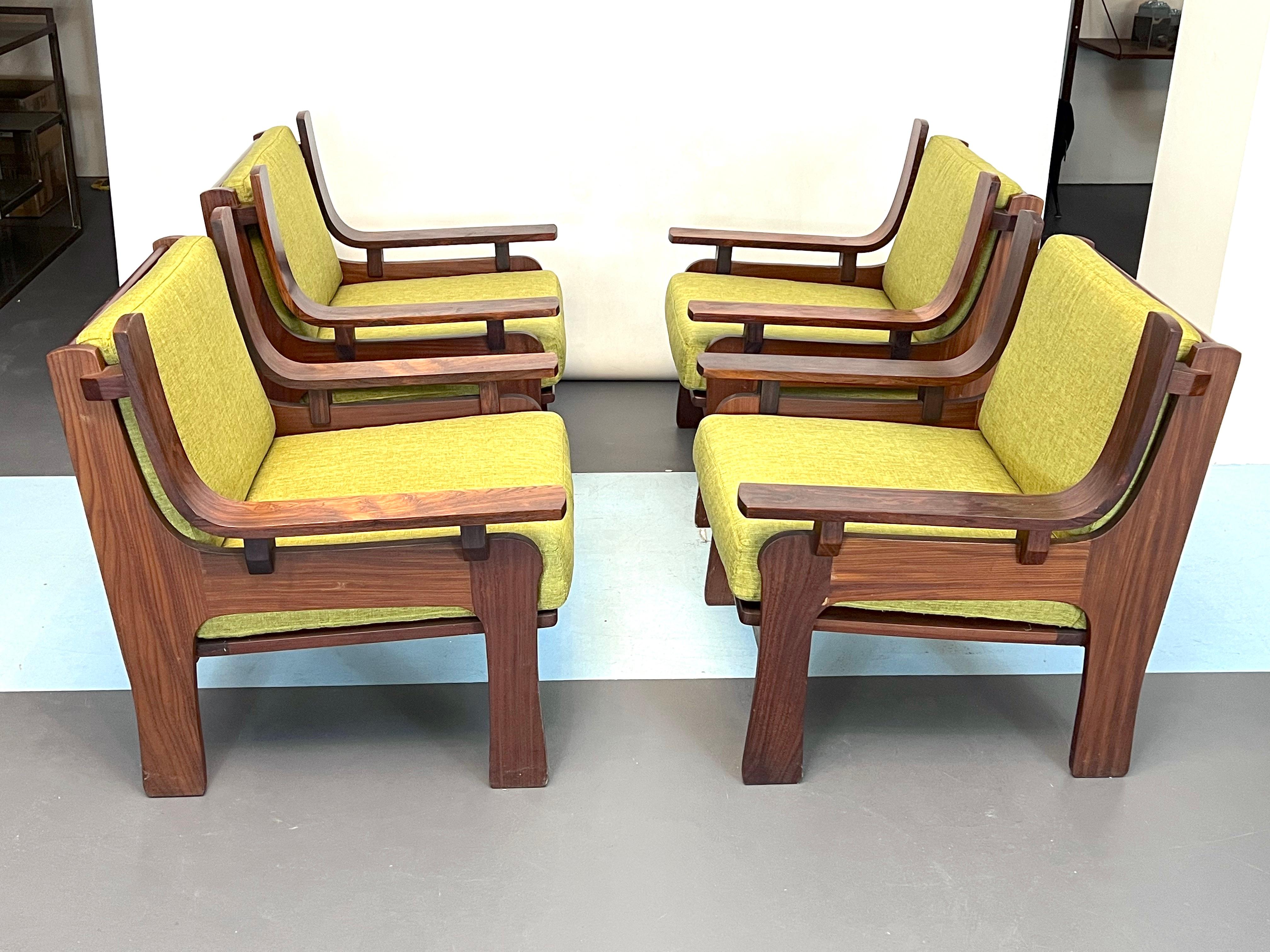 Mid-Century Set of Four Armchairs and a Sofa in Wood and Green Fabric, Italy 60s For Sale 5