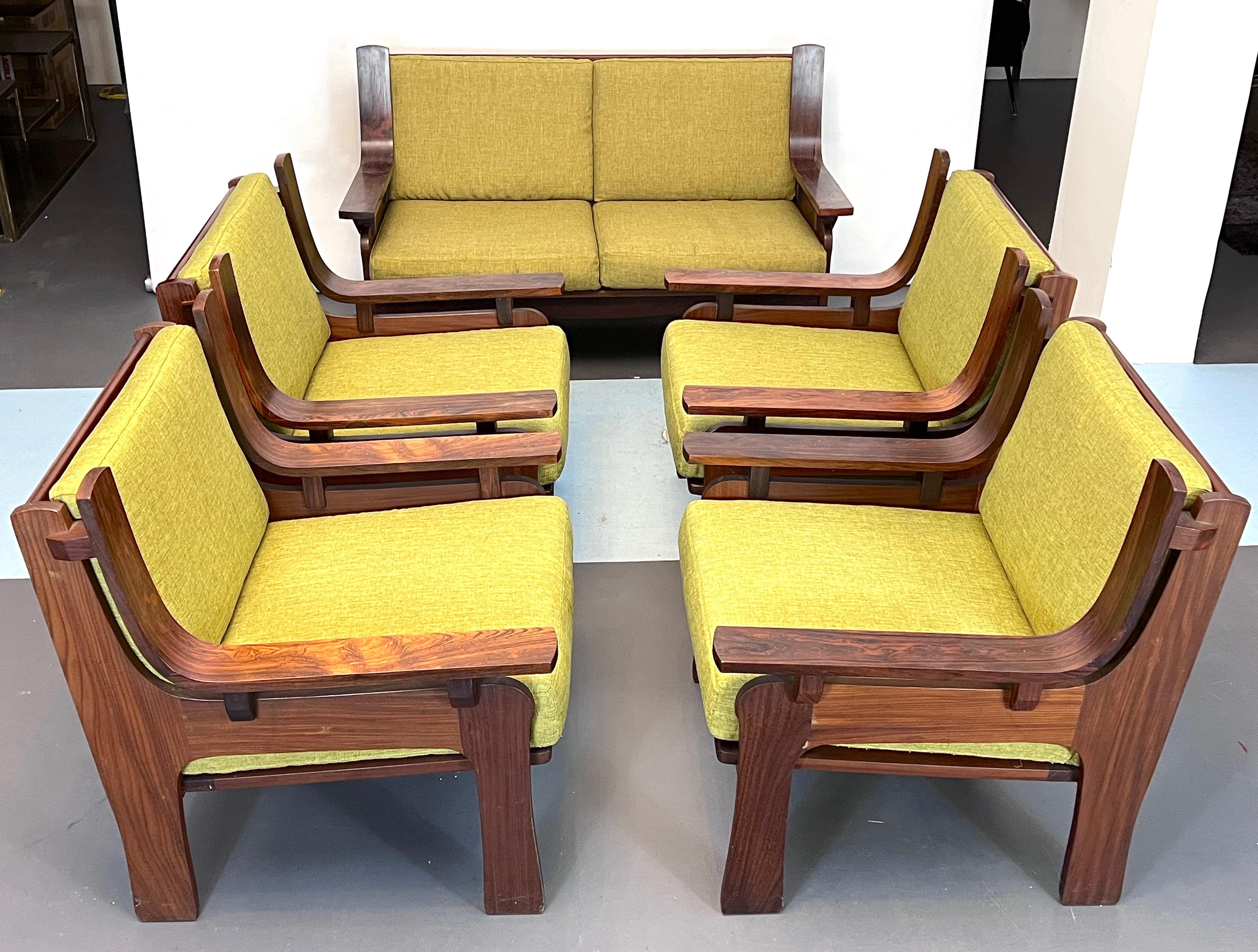 Mid-Century Set of Four Armchairs and a Sofa in Wood and Green Fabric, Italy 60s For Sale 6