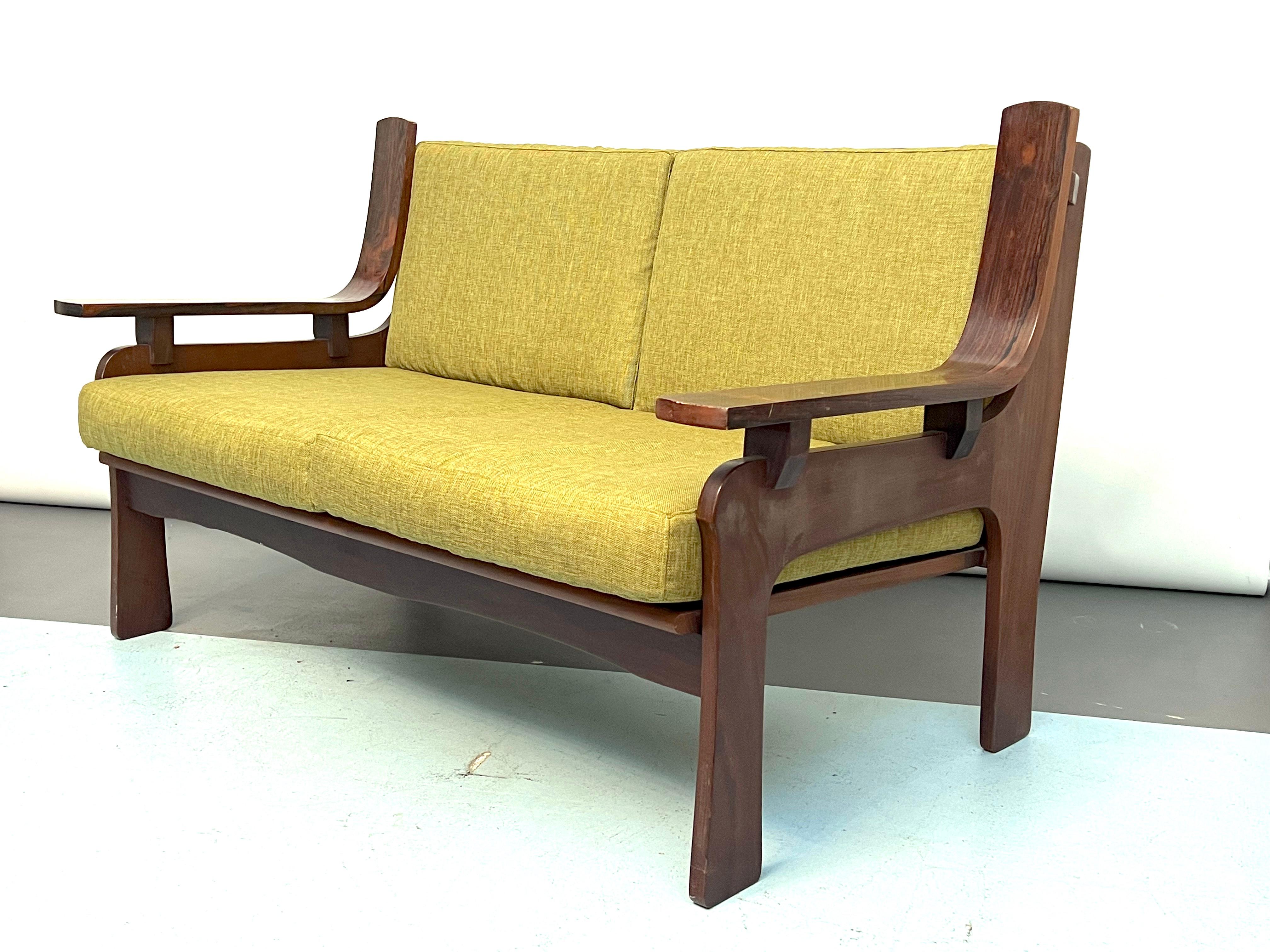 Mid-Century Set of Four Armchairs and a Sofa in Wood and Green Fabric, Italy 60s For Sale 1
