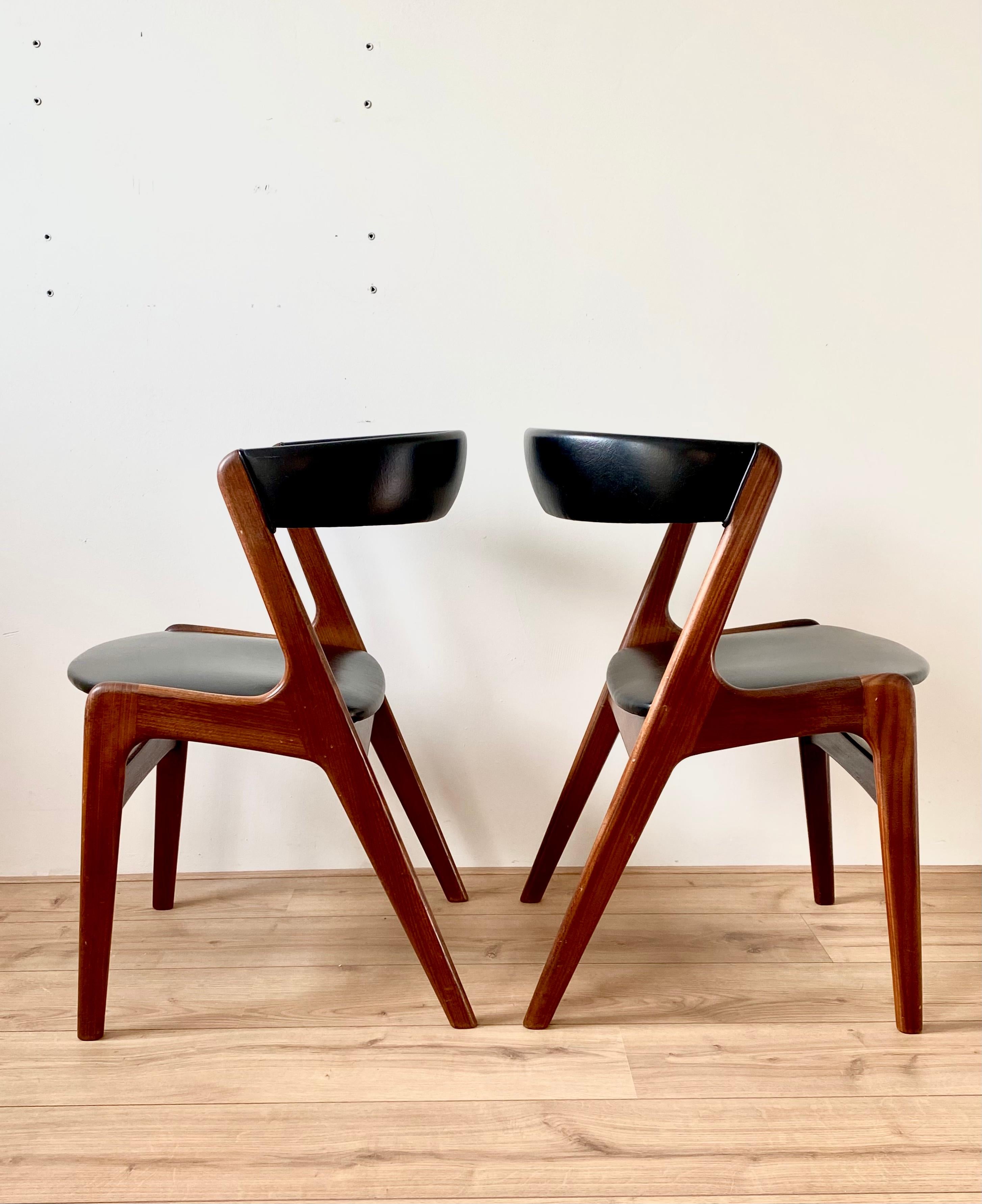 Midcentury Danish Design Dining Chairs By T.H. Harlev for Farstrup Mobler. For Sale 3