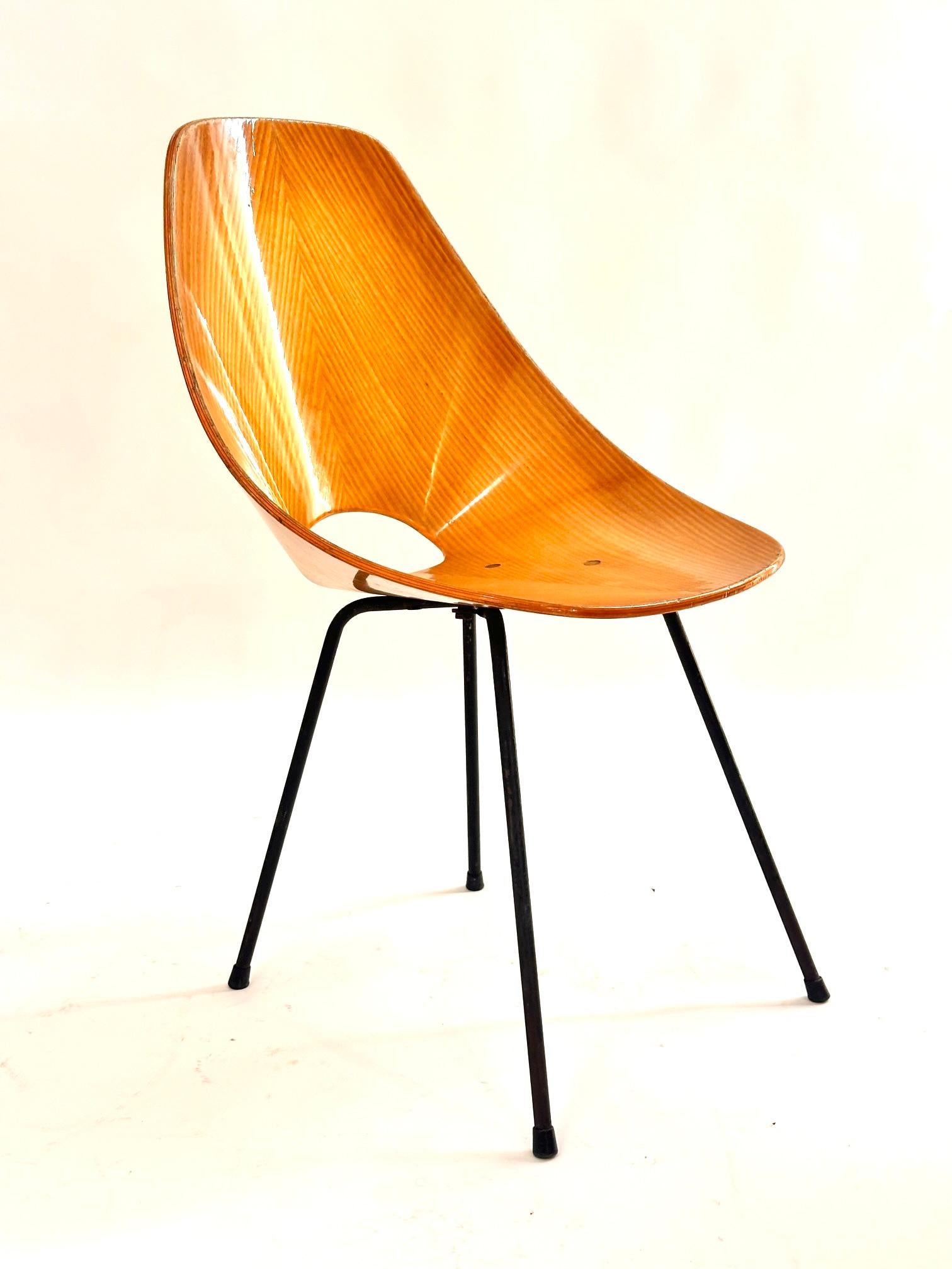 Italian Mid-Century  Set of Four Medea Chairs by Vittori Nobili for Fratelli Tagliabue. For Sale