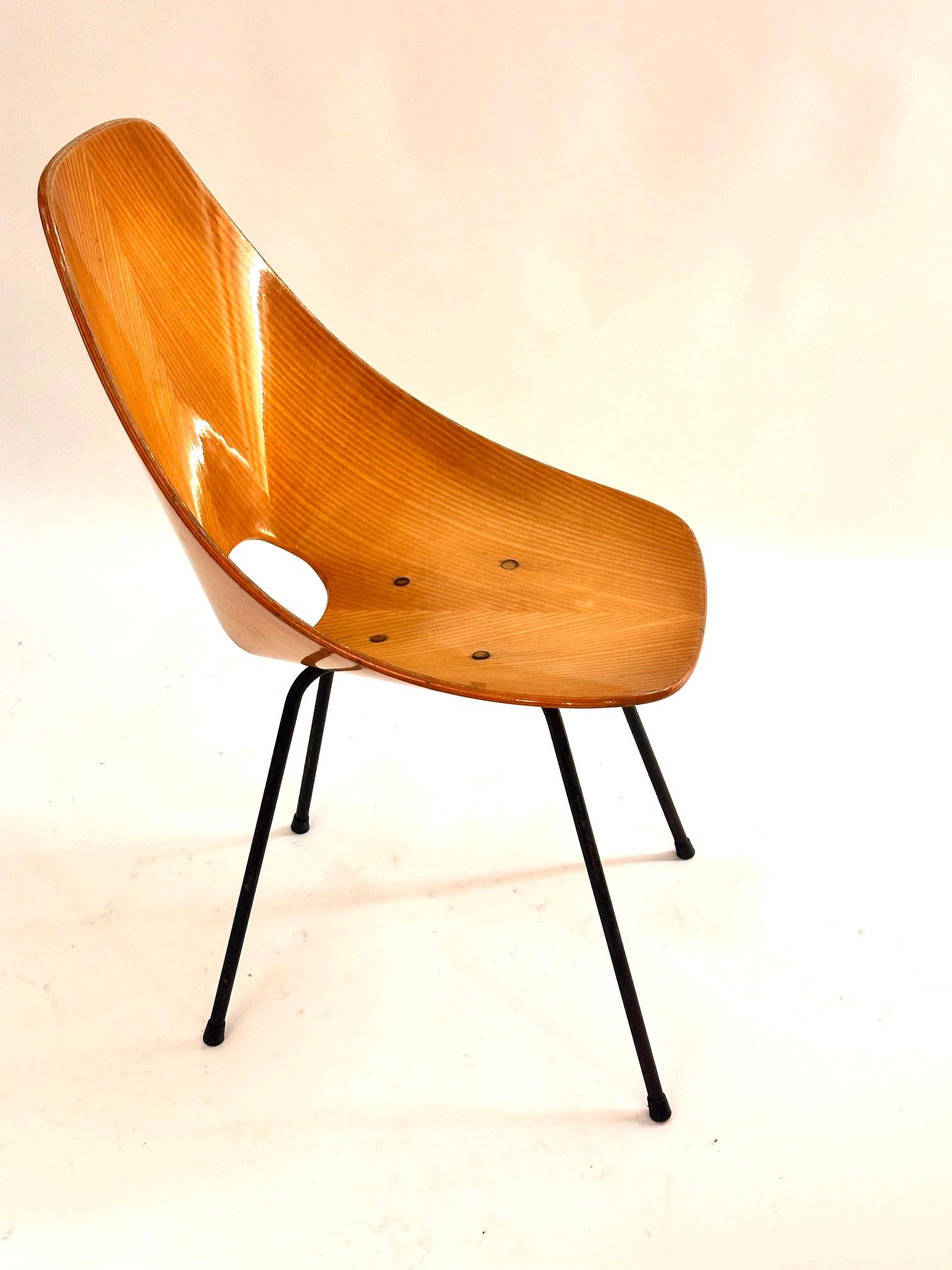 Mid-Century  Set of Four Medea Chairs by Vittori Nobili for Fratelli Tagliabue. For Sale 1