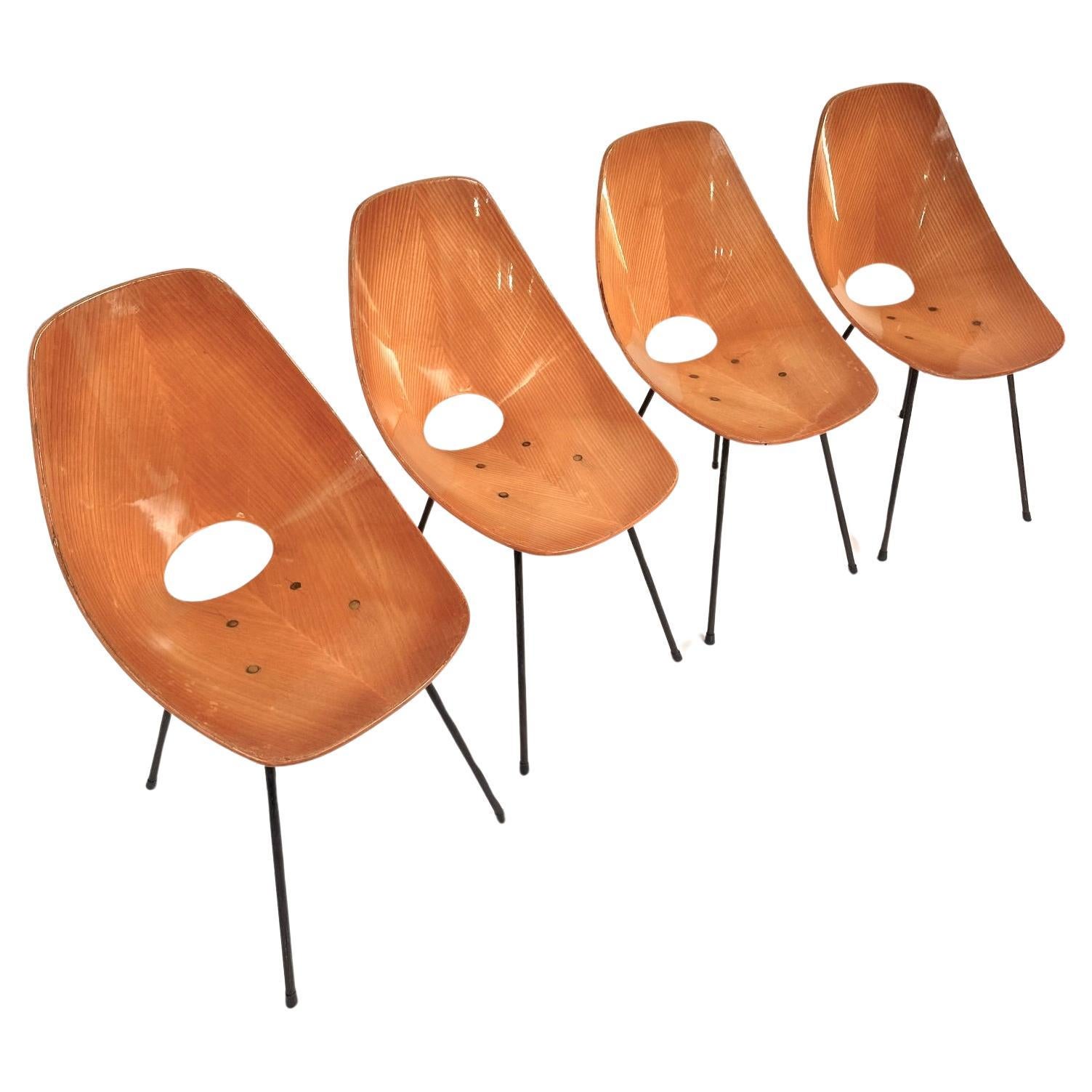 Mid-Century  Set of Four Medea Chairs by Vittori Nobili for Fratelli Tagliabue. For Sale