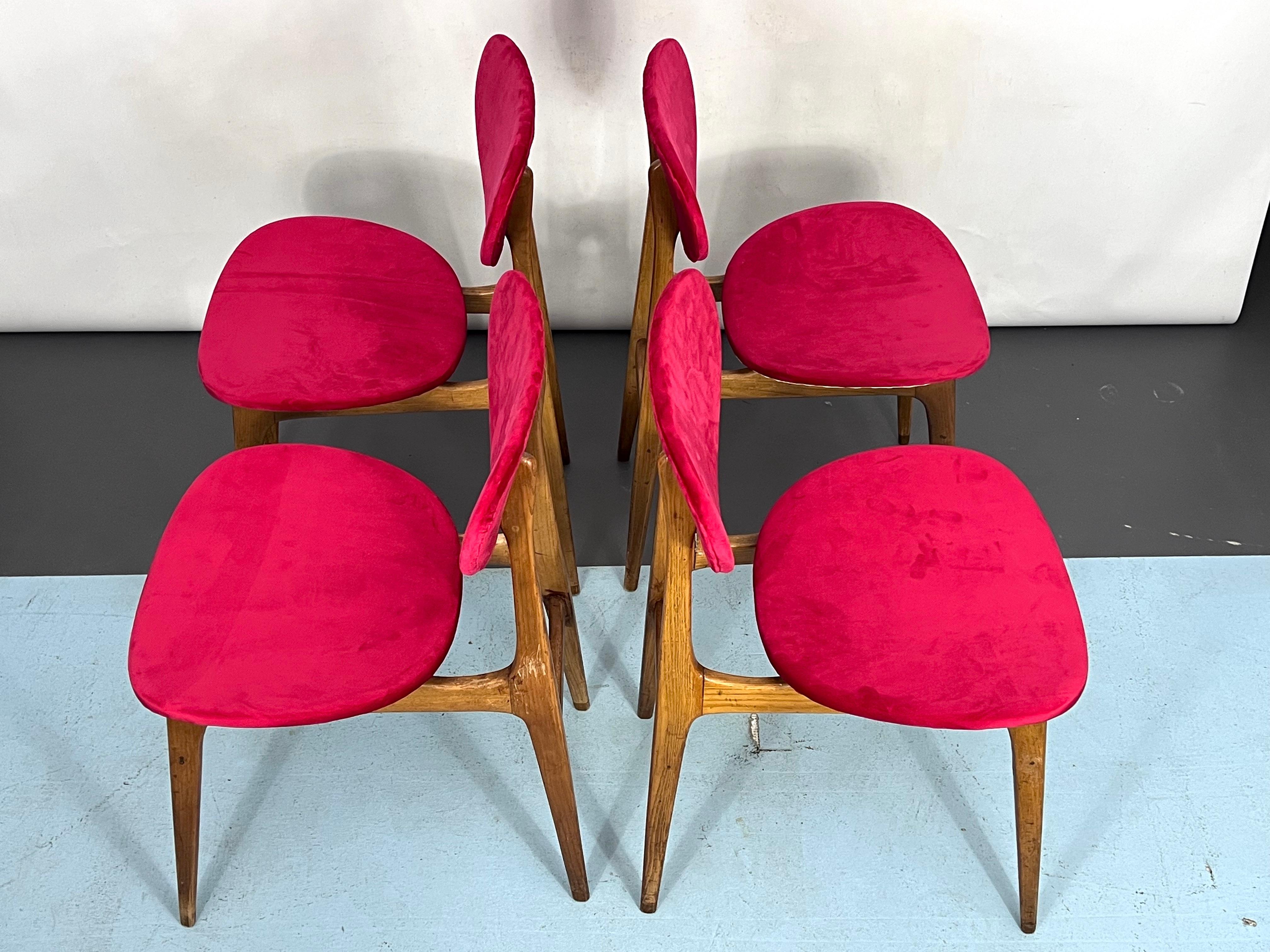 Mid-Century Set of Four Red Velvet and Wood Dining Chairs, Italy, 1950s For Sale 6