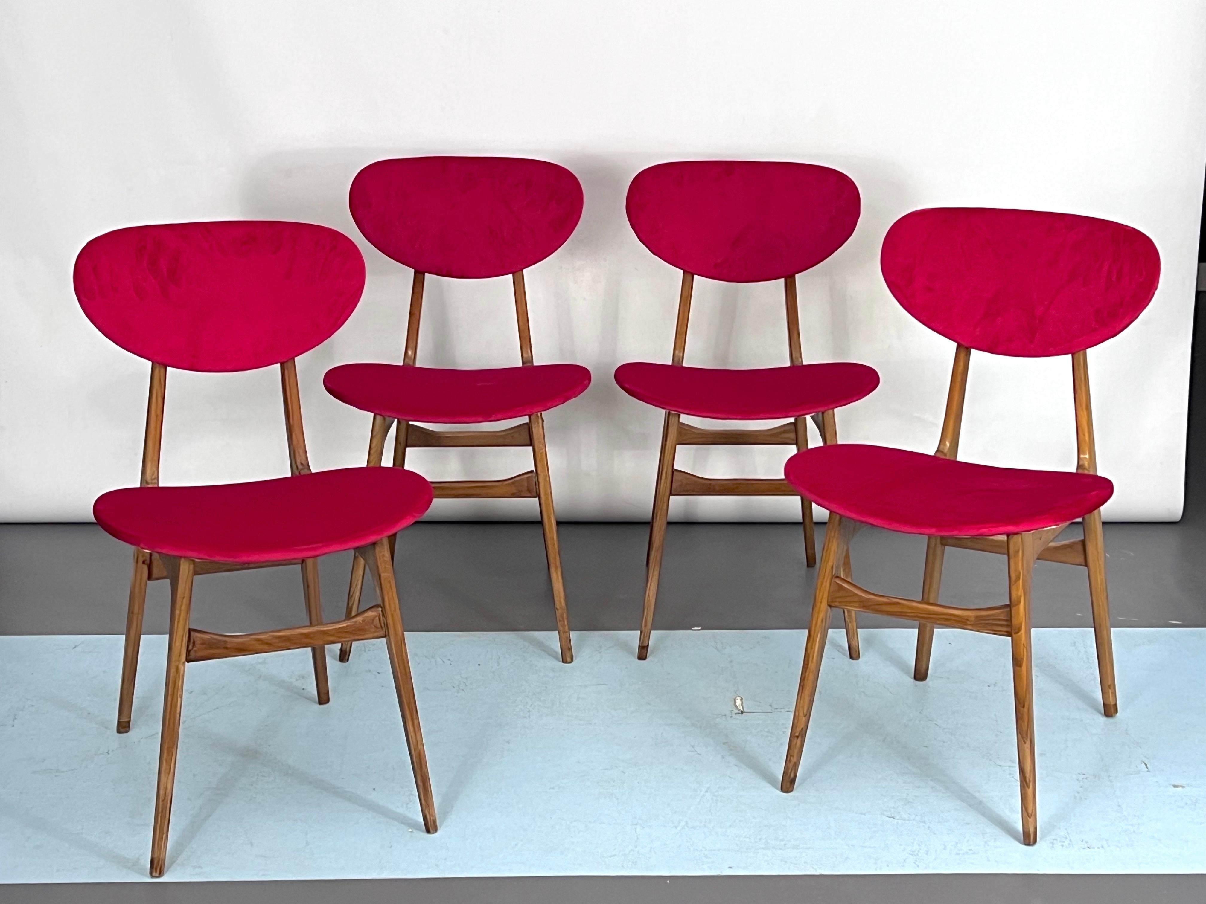 Mid-Century Modern Mid-Century Set of Four Red Velvet and Wood Dining Chairs, Italy, 1950s For Sale