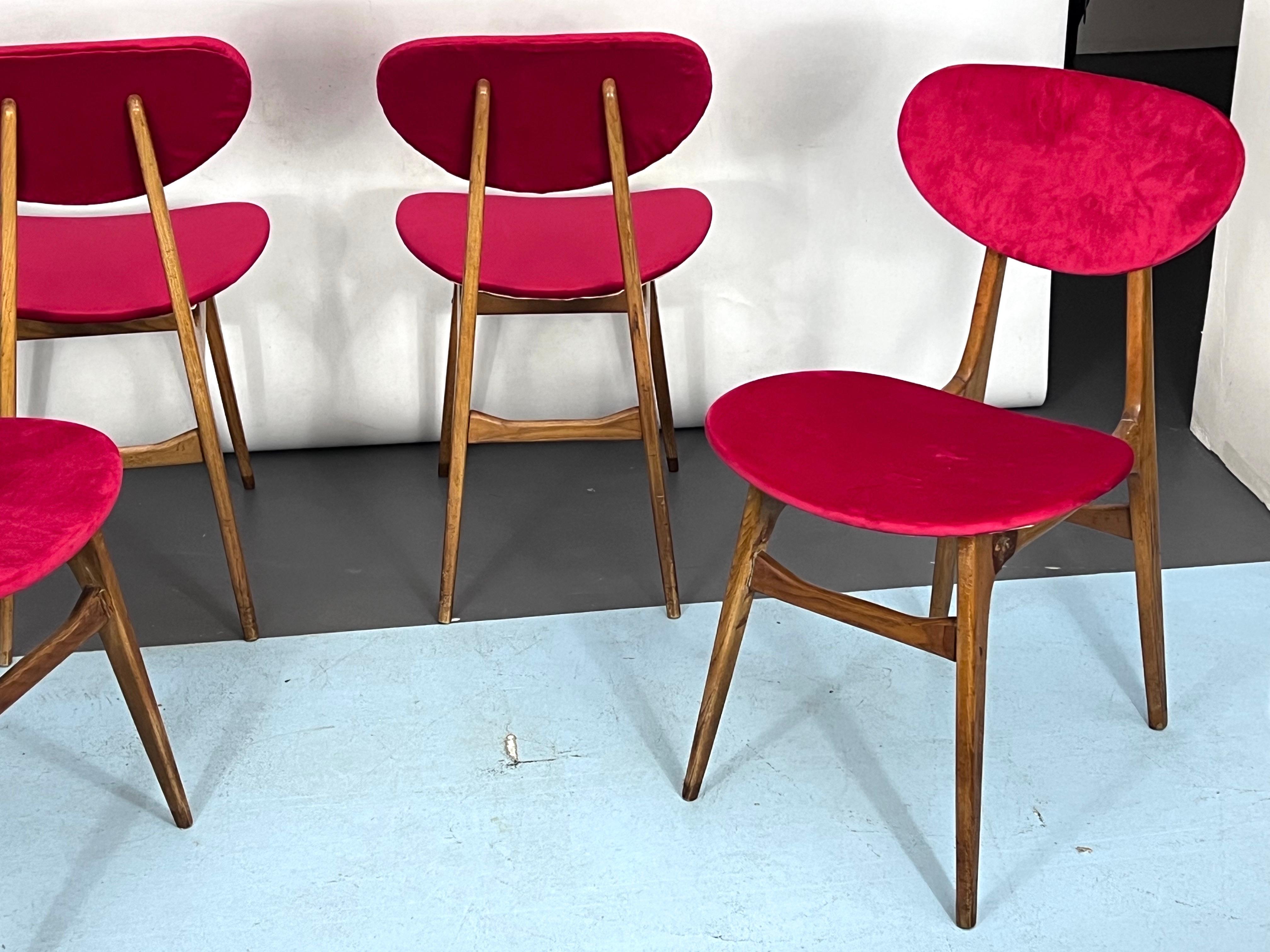Mid-Century Set of Four Red Velvet and Wood Dining Chairs, Italy, 1950s For Sale 3