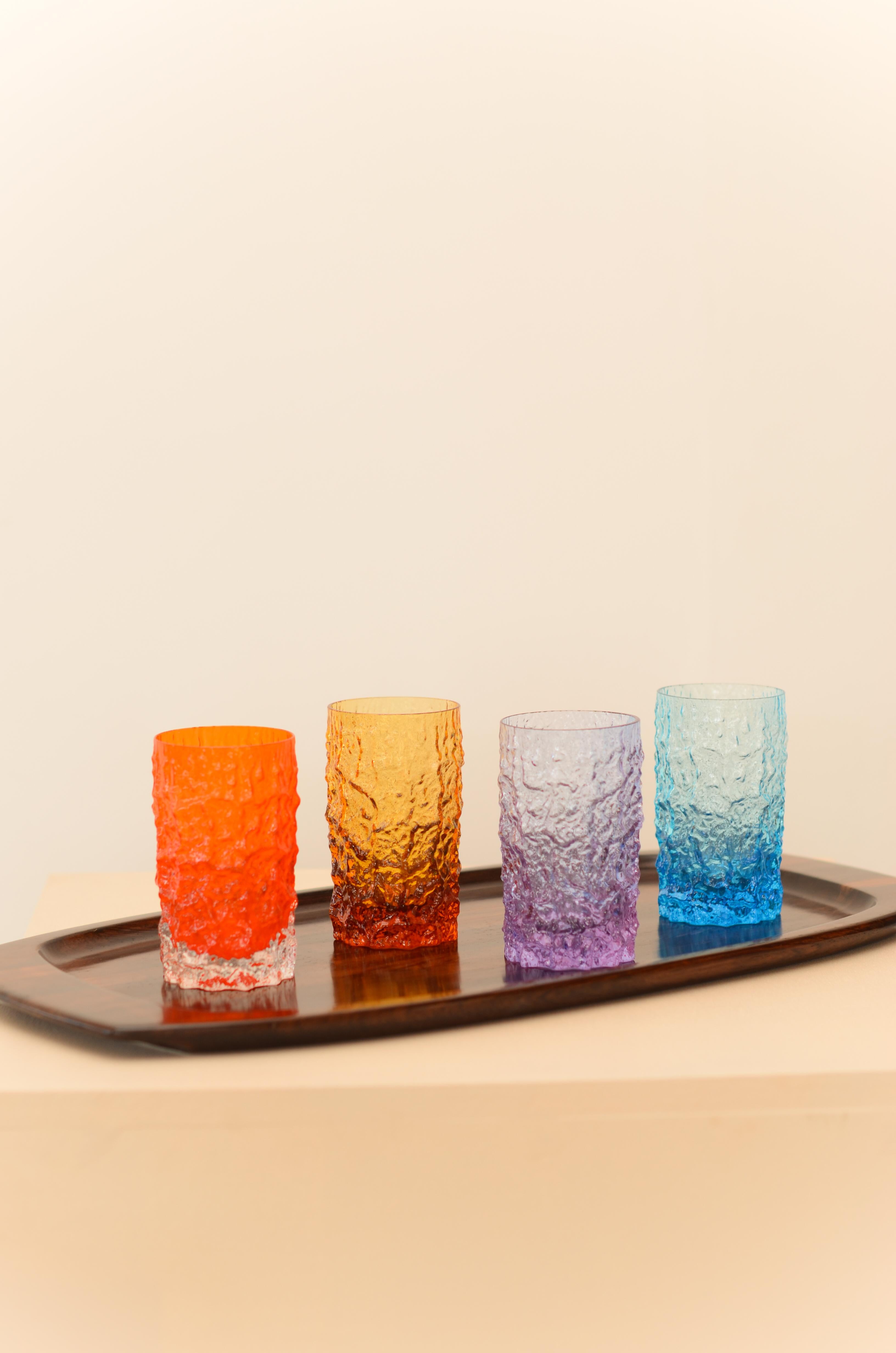 Mid-Century set of four textured bark glasses by Geoffrey Baxter for Whitefriars In Excellent Condition In Rio De Janeiro, RJ