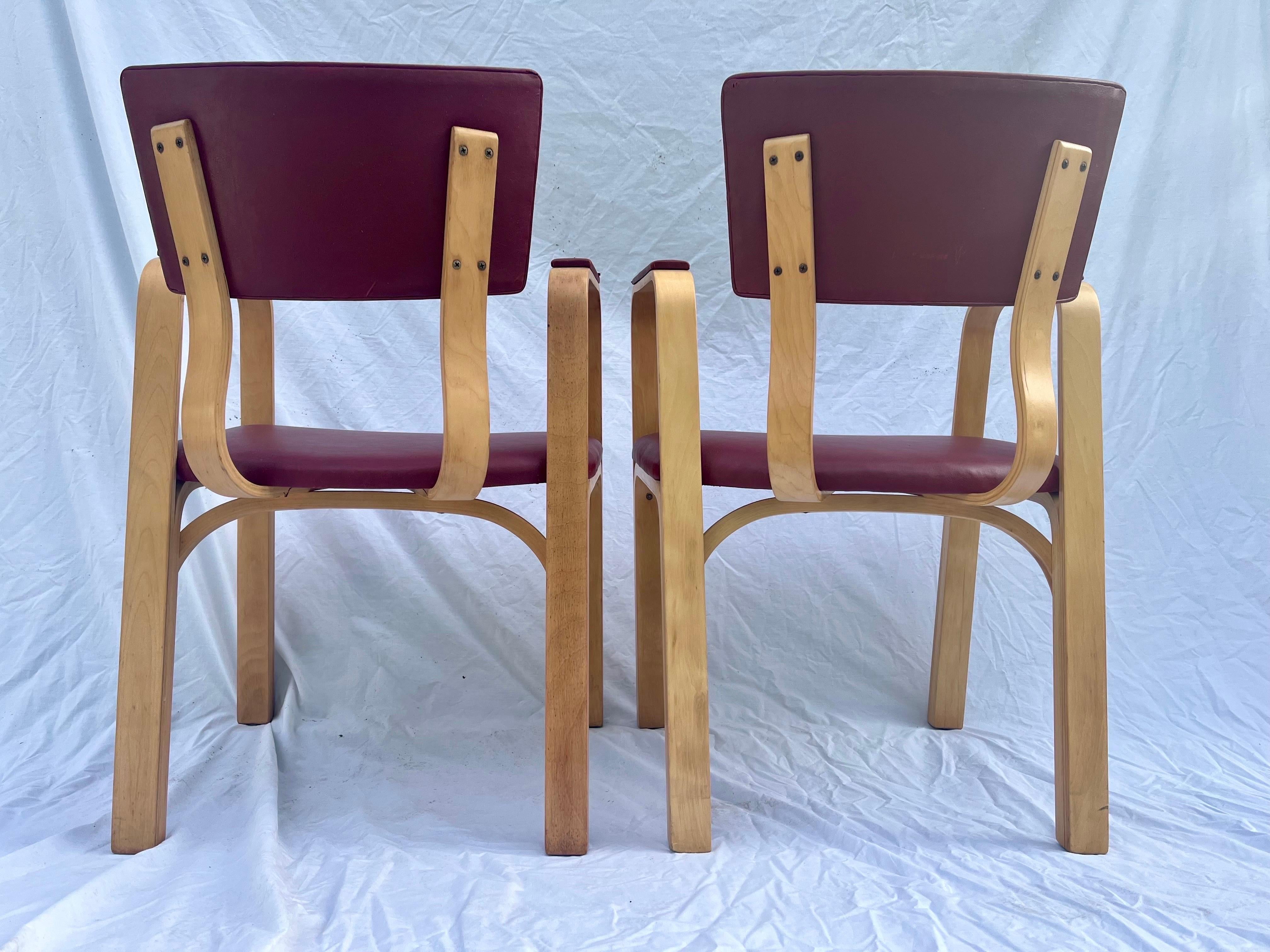 Mid Century Set of Four Thonet Cotton Felt Bent Ply Arm or Dining Chairs Labeled For Sale 7