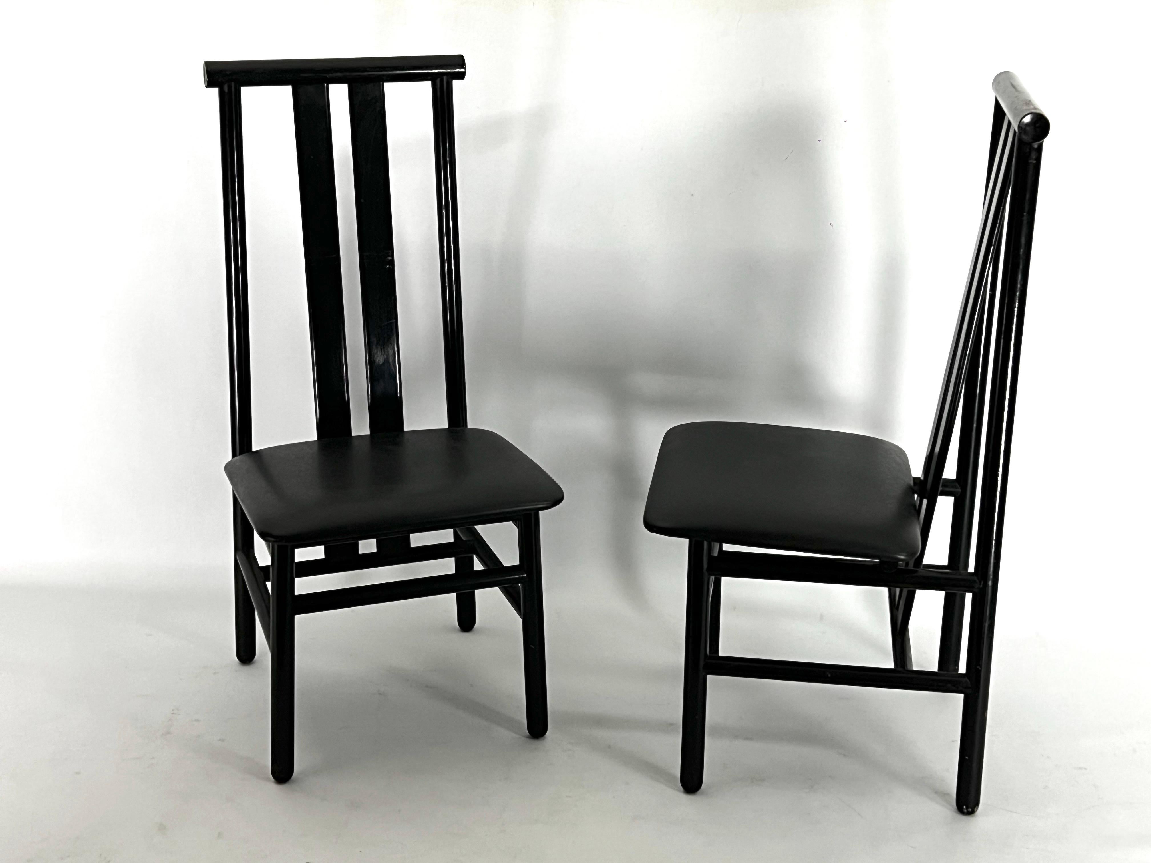 Mediados de siglo Conjunto de cuatro sillas de comedor Zea de Annig Sarian para T70. Italia Años 80 en Bueno estado para la venta en Catania, CT