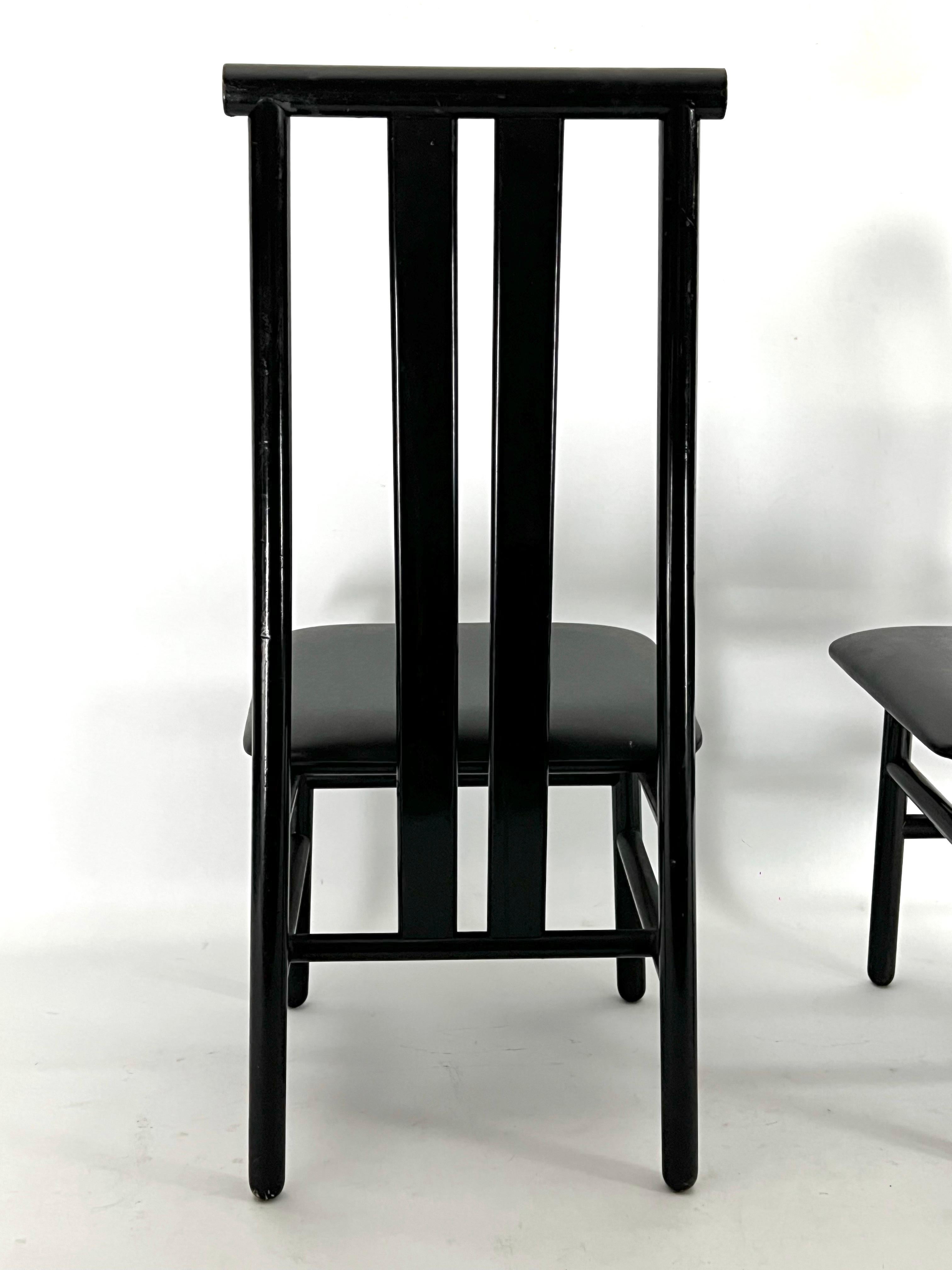 Mediados de siglo Conjunto de cuatro sillas de comedor Zea de Annig Sarian para T70. Italia Años 80 en venta 1