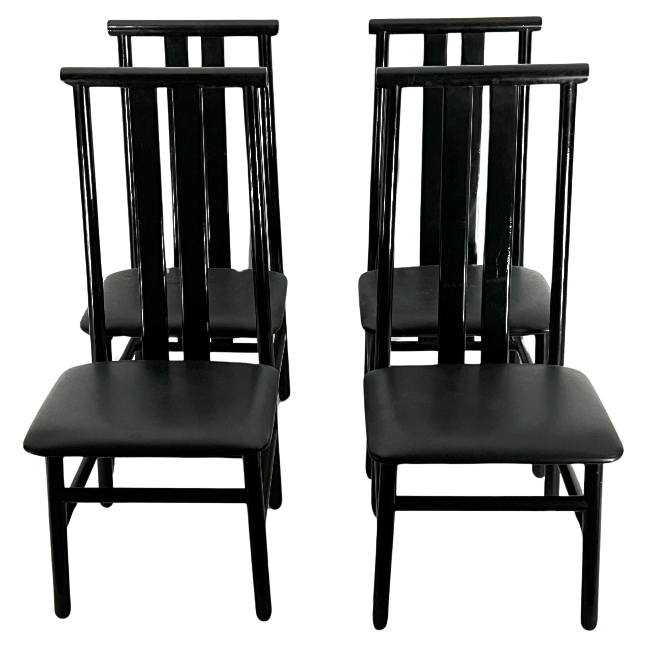 Mediados de siglo Conjunto de cuatro sillas de comedor Zea de Annig Sarian para T70. Italia Años 80 en venta