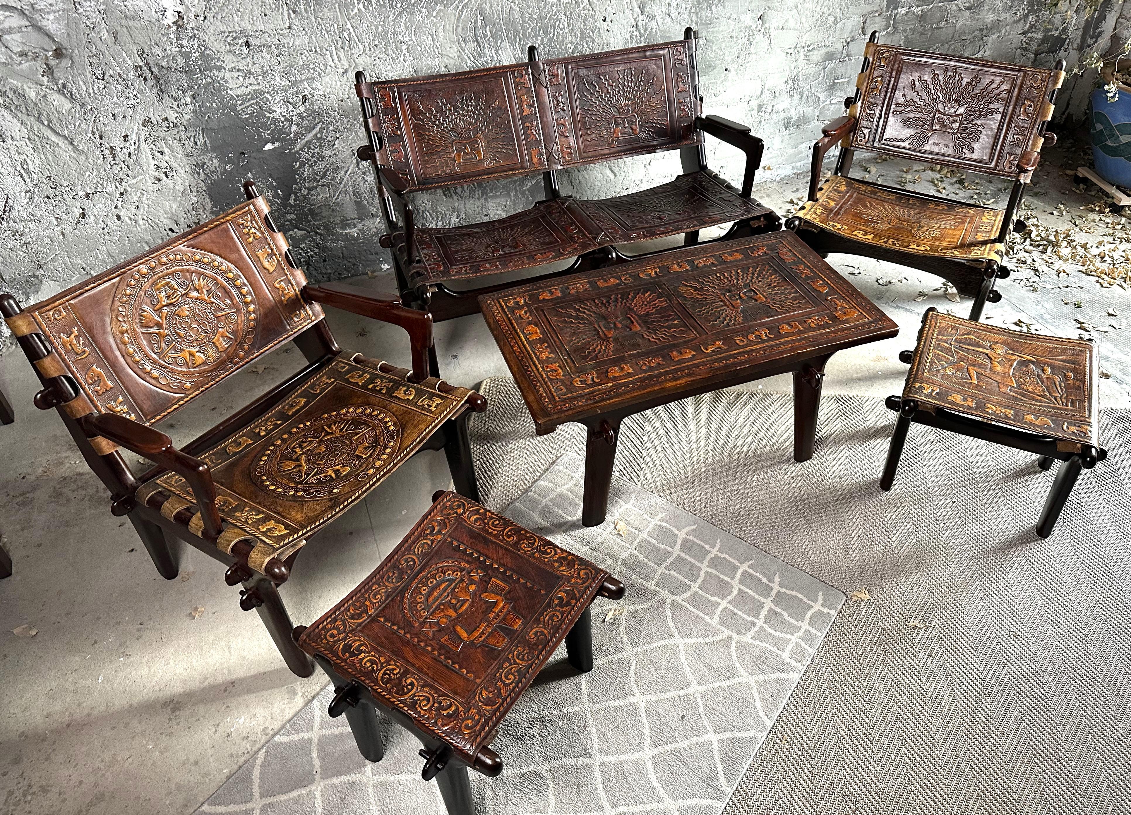 Mid-Century Modern Ensemble brutaliste de fauteuil et tabouret de canapé en cuir mi-siècle par Angel Pazmino en vente