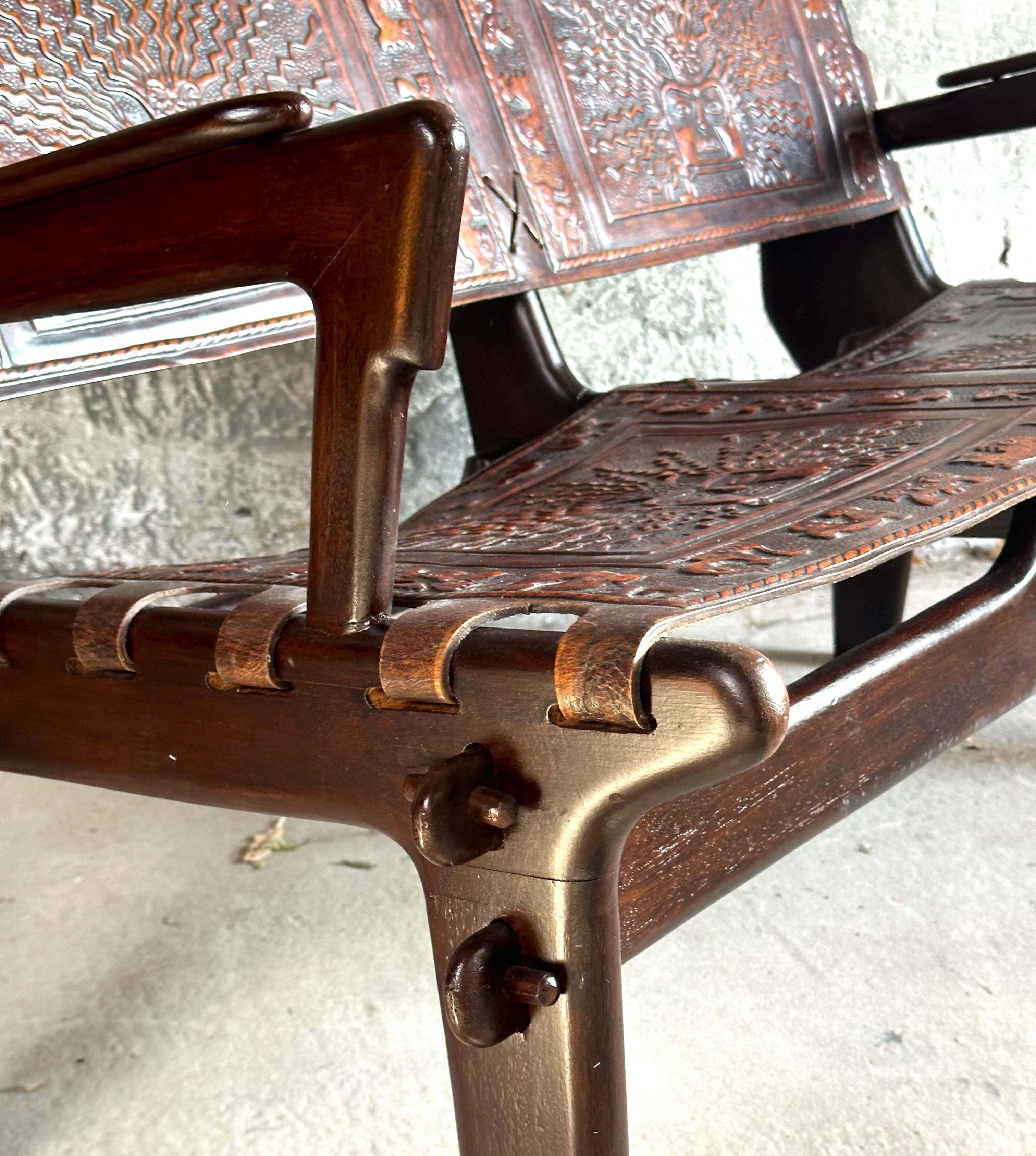 Ensemble brutaliste de fauteuil et tabouret de canapé en cuir mi-siècle par Angel Pazmino Bon état - En vente à Saarbruecken, DE