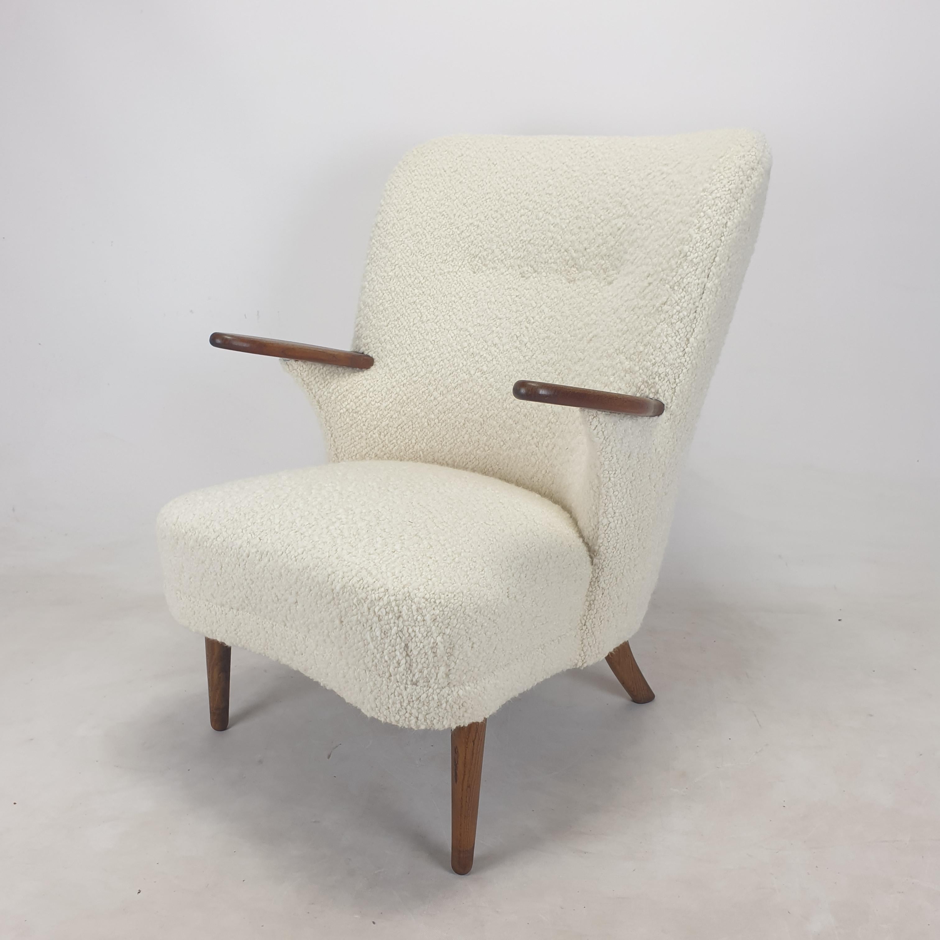 Very rare and comfortable set of lounge chairs produced by Kronen Aarhus, Denmark 1950's. 
There is a higher (male) and a lower (female) version, this makes it a pair.

Both chairs of this stunning are just restored with new foam and new fabric,