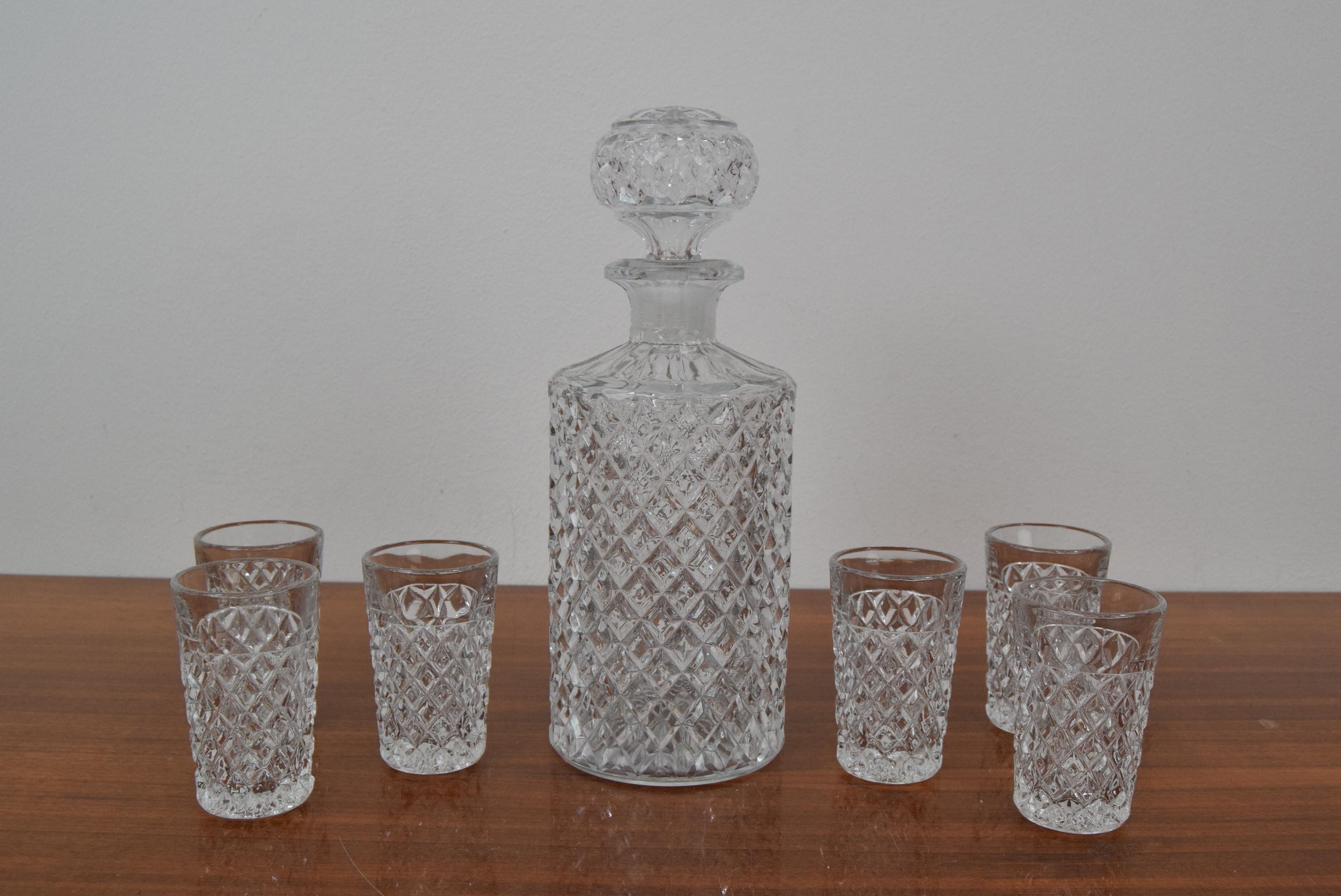 Mid-Century Set of six Glass and Carafe, Bohemia Crystal, 1950´s In Good Condition For Sale In Praha, CZ