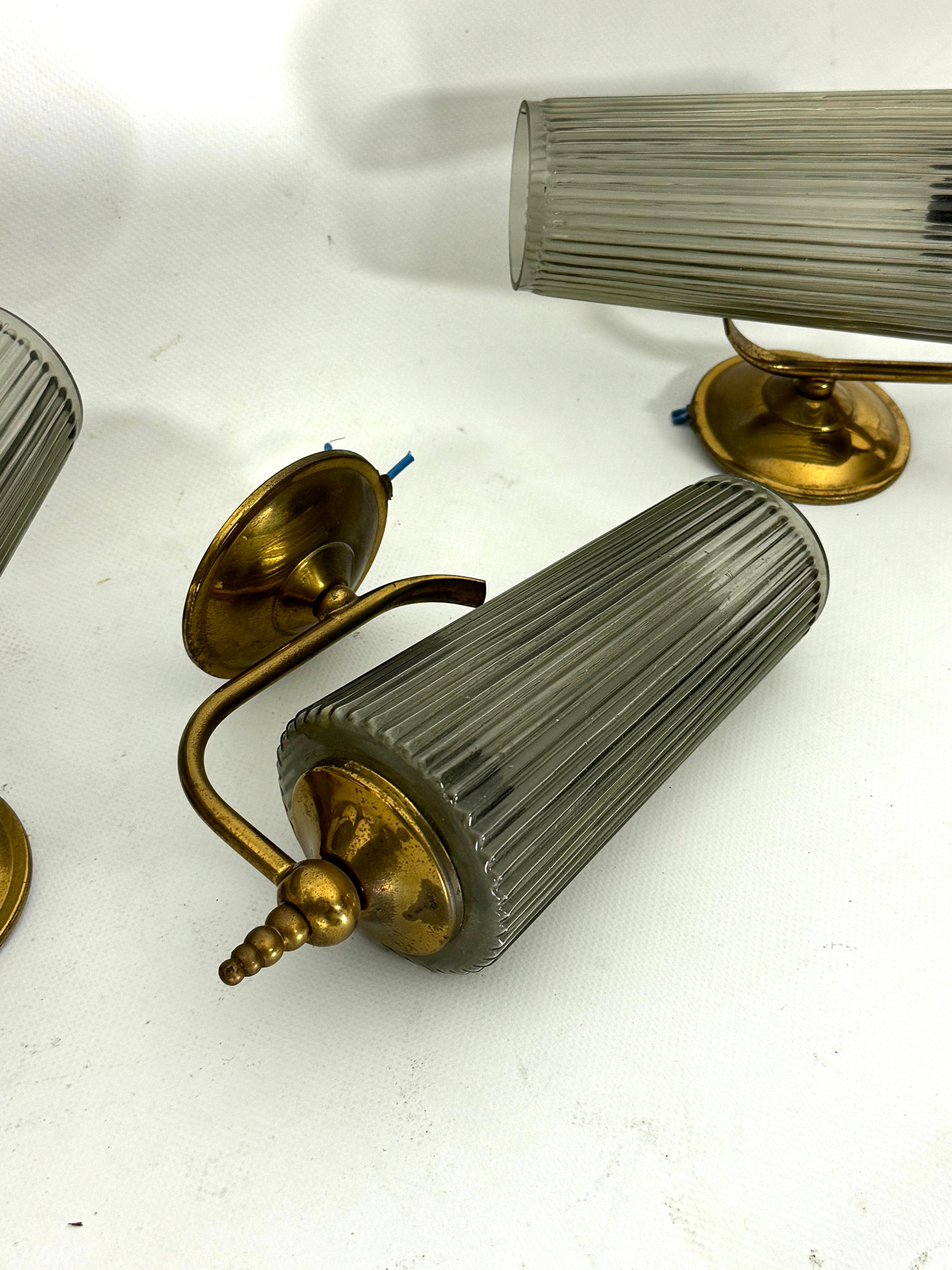 Mid-Century Set of six sconces in brass and fume glass. Italy 1950s For Sale 3