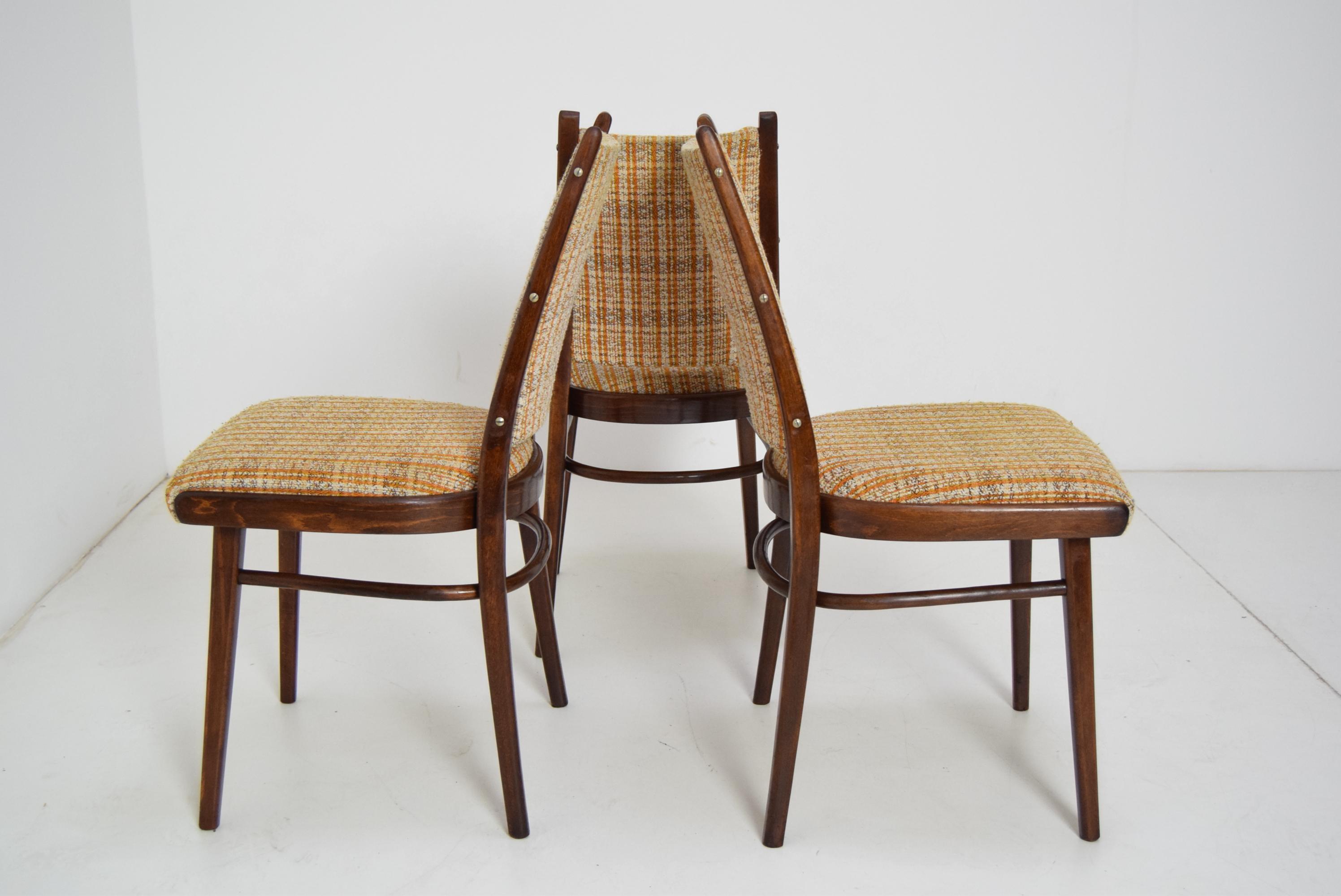 Midcentury Set of Three Chairs by Ton, 1960s In Fair Condition For Sale In Praha, CZ
