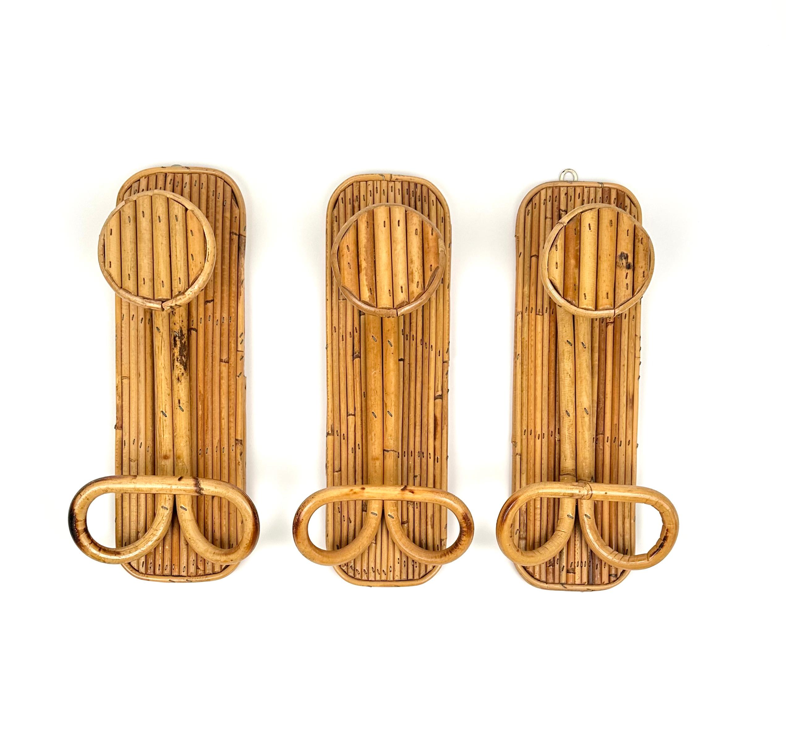Italian Mid-Century Set of Three Coat Rack Stand in Bamboo and Rattan, Italy, 1970s For Sale