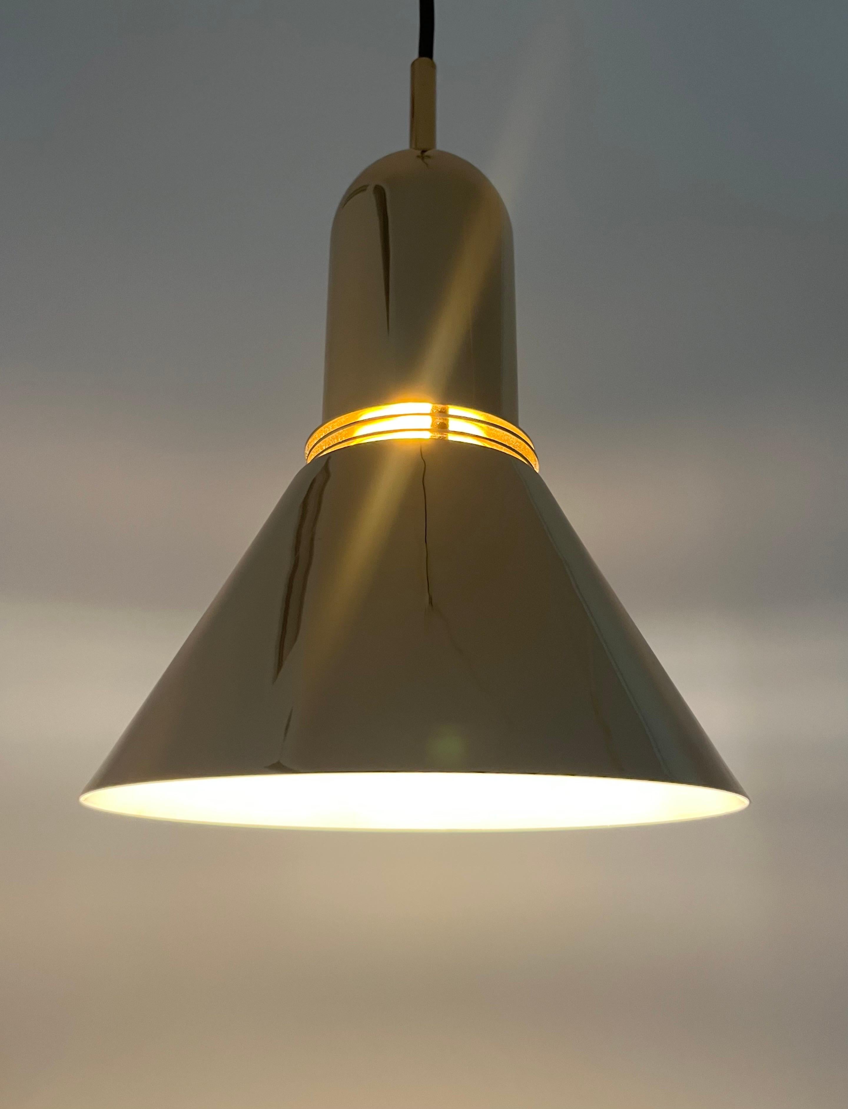 Set di tre lampadari d'oro di Estiluz, Barcellona, 1970 in vendita 4