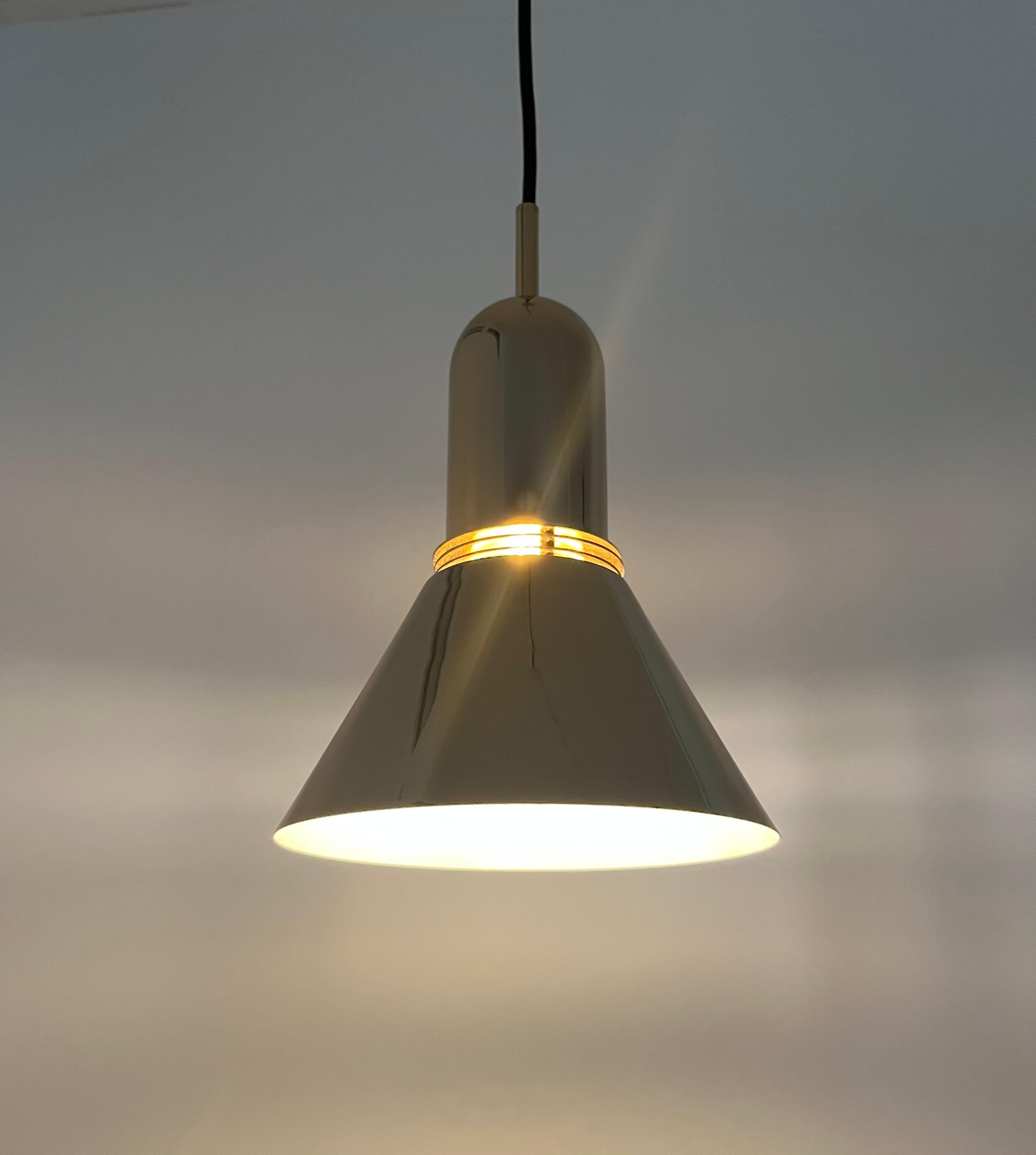 Set di tre lampadari d'oro di Estiluz, Barcellona, 1970 in vendita 8