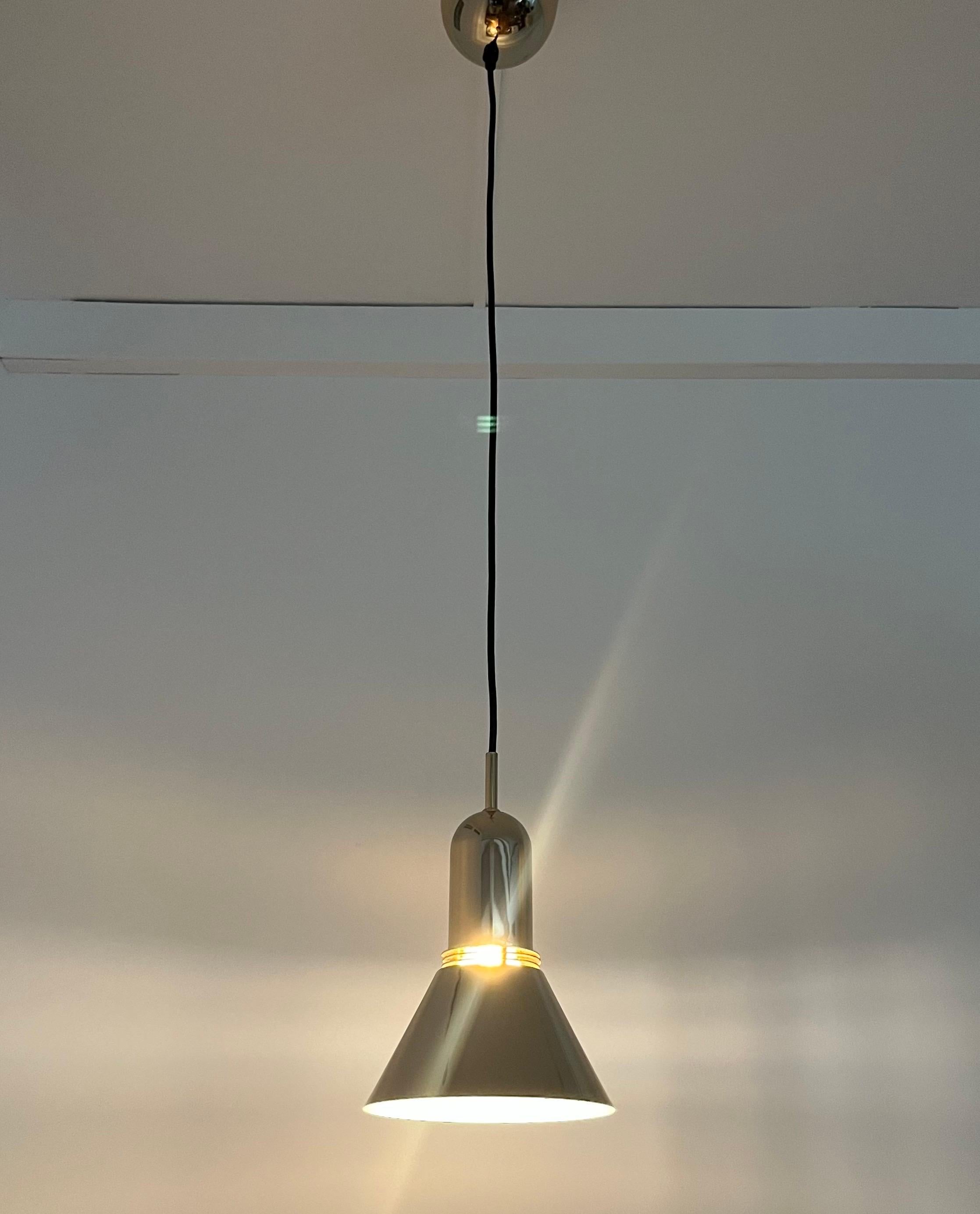 Set di tre lampadari d'oro di Estiluz, Barcellona, 1970 in vendita 1