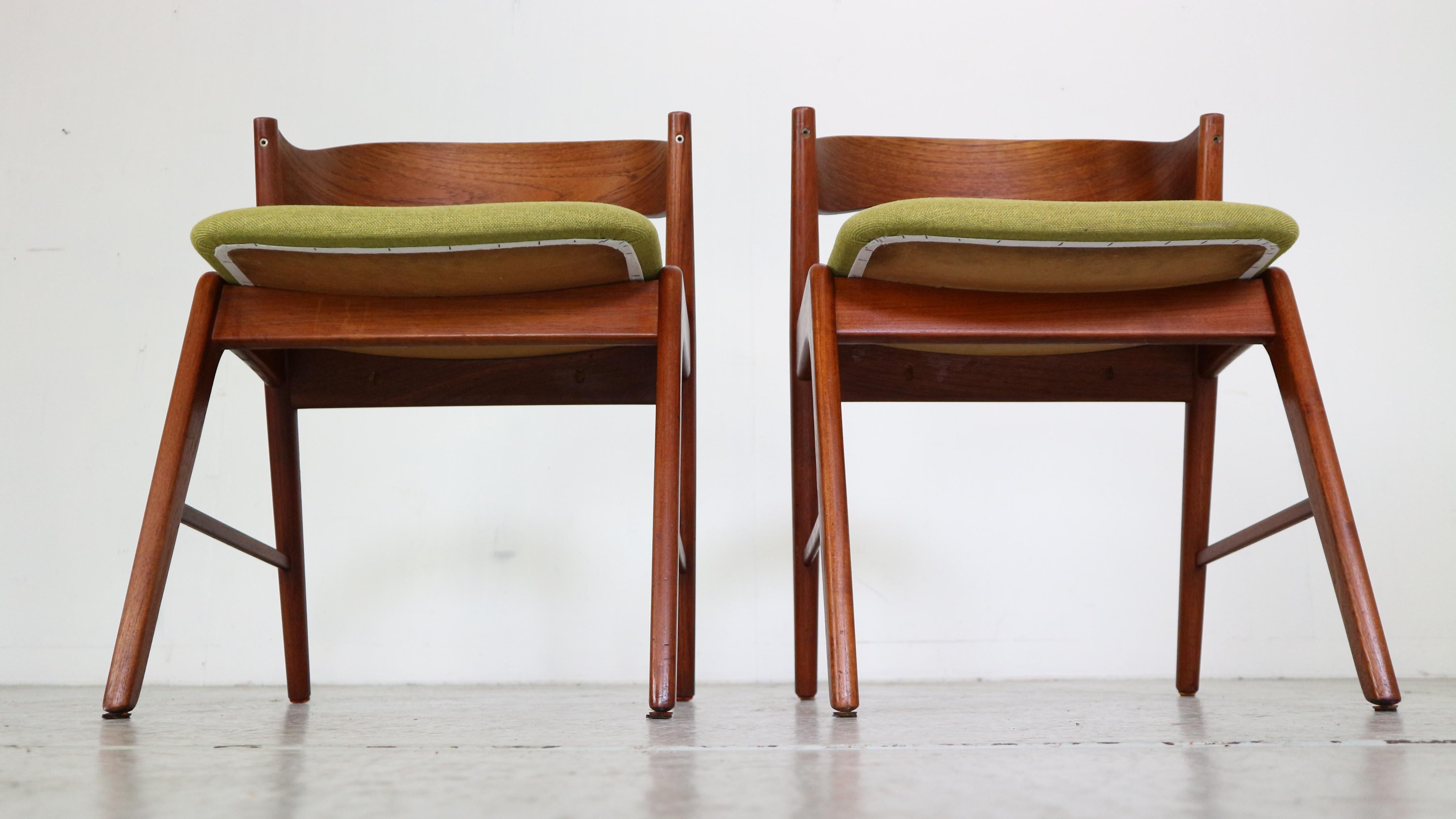 20th Century Mid- Century Set Of Two Organic Shape Teak Dinning Room Chairs, 1960 Denmark