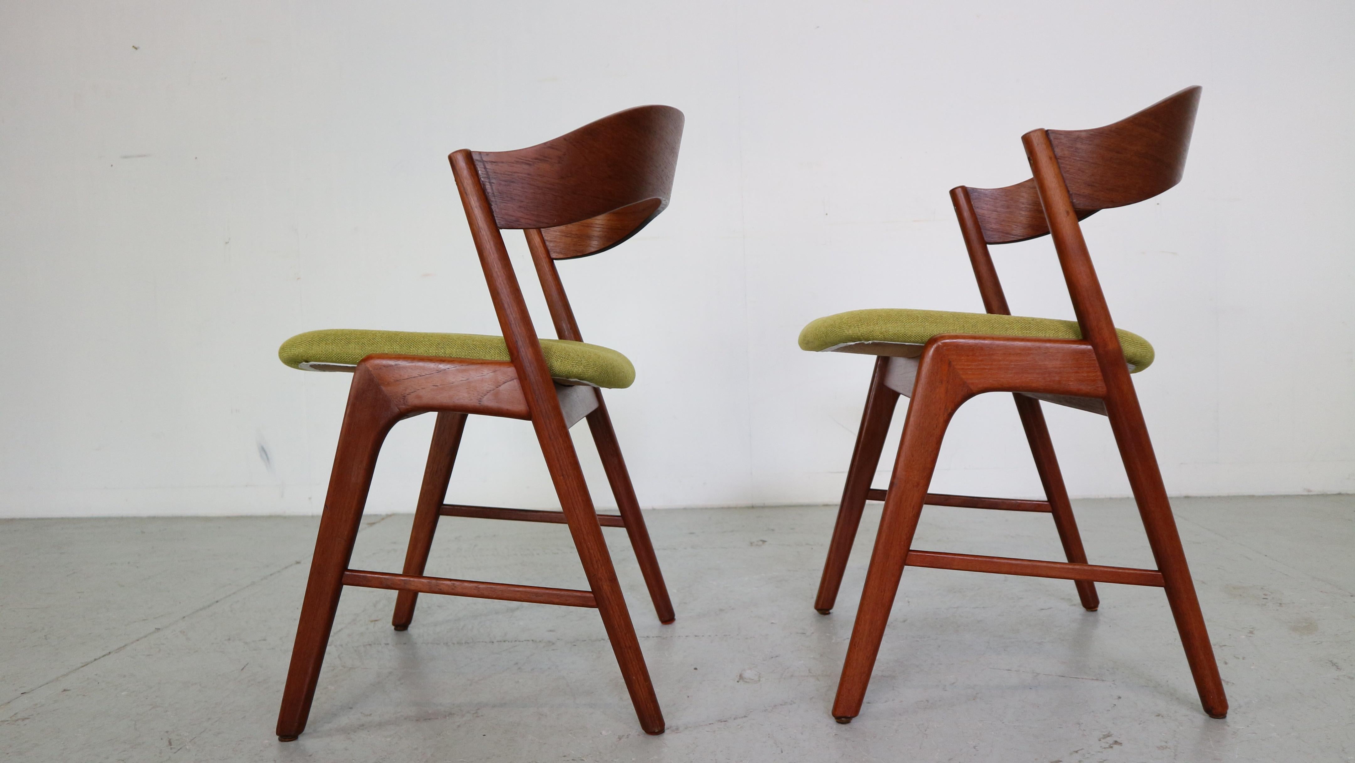 Fabric Mid- Century Set Of Two Organic Shape Teak Dinning Room Chairs, 1960 Denmark