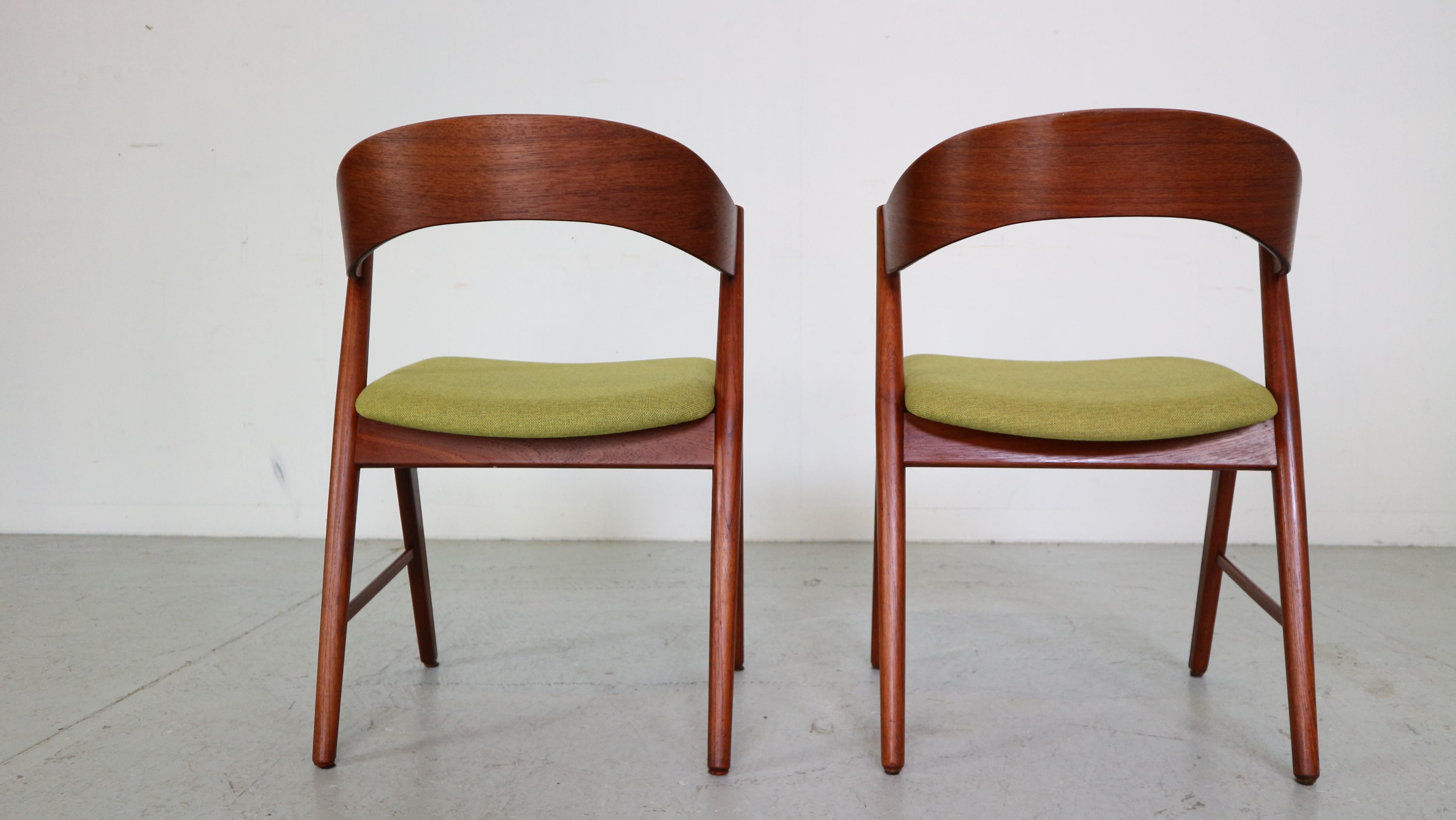 Mid- Century Set Of Two Organic Shape Teak Dinning Room Chairs, 1960 Denmark 1